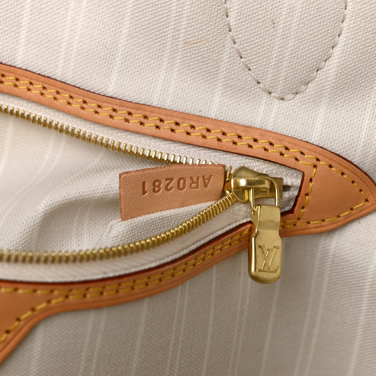 Monogram Giant By The Pool Neverfull MM Brume