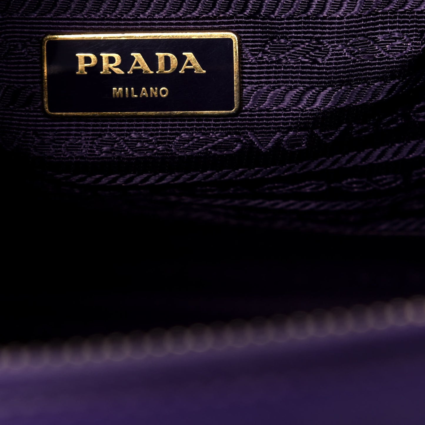 Saffiano Medium Galleria Double Zip Tote Viola