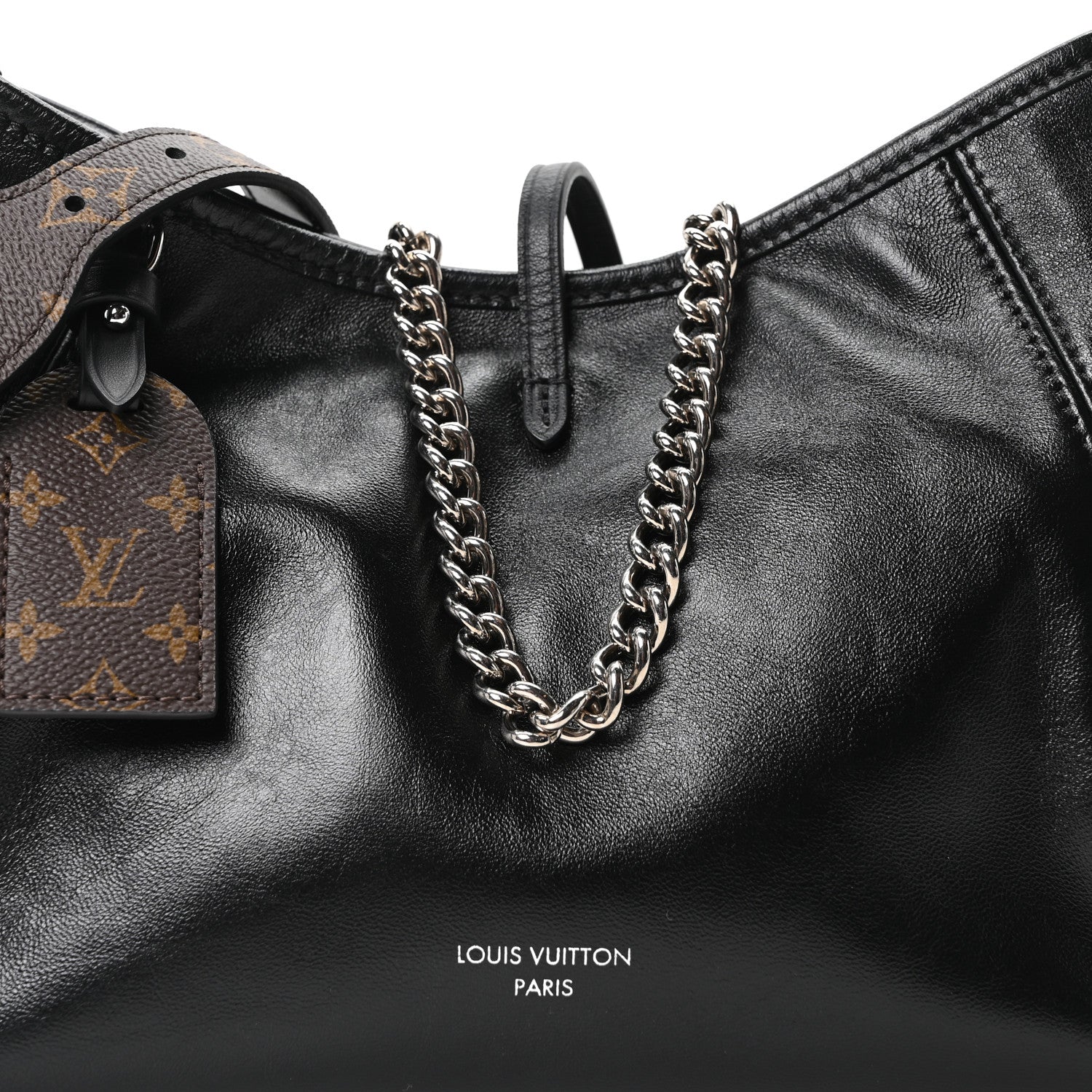 【ちゃんはる】Louis Vuitton ブラックボディバッグ Louis Vuitton Lambskin CarryAll Cargo Vibe PM Black 1741580