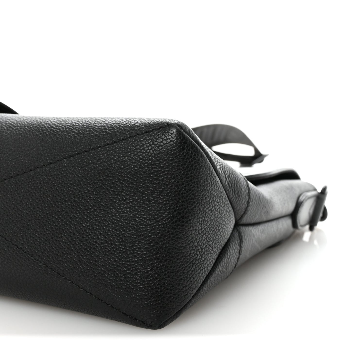 Monogram Eclipse Saumur Messenger NV Black