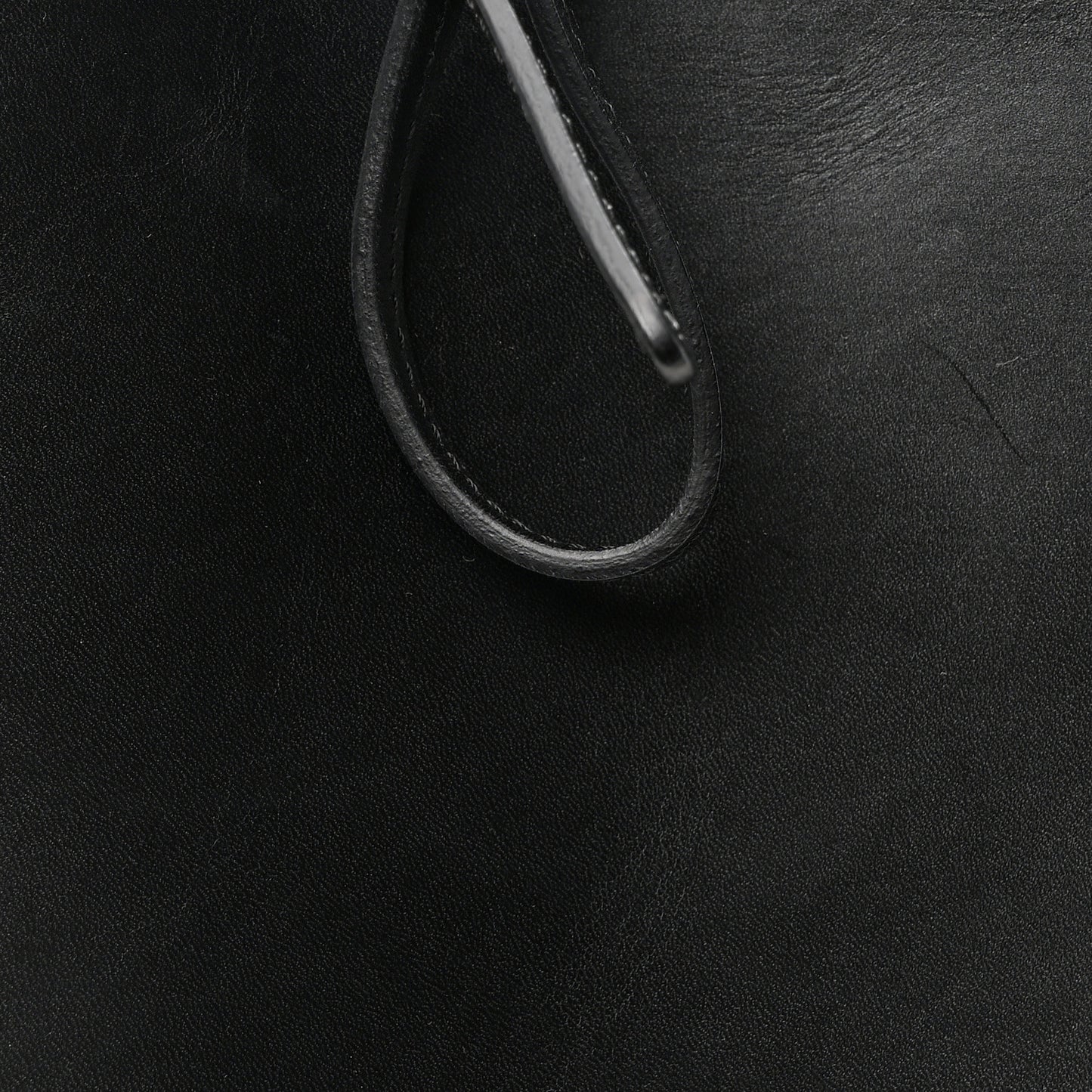 Vegetable Tanned Calfskin Bucket Bag Black Flamma