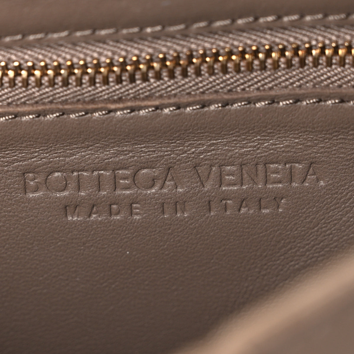 Bottega Veneta Lambskin Maxi Intreccio Cassette Crossbody Bag Taupe Grey 6 of 10