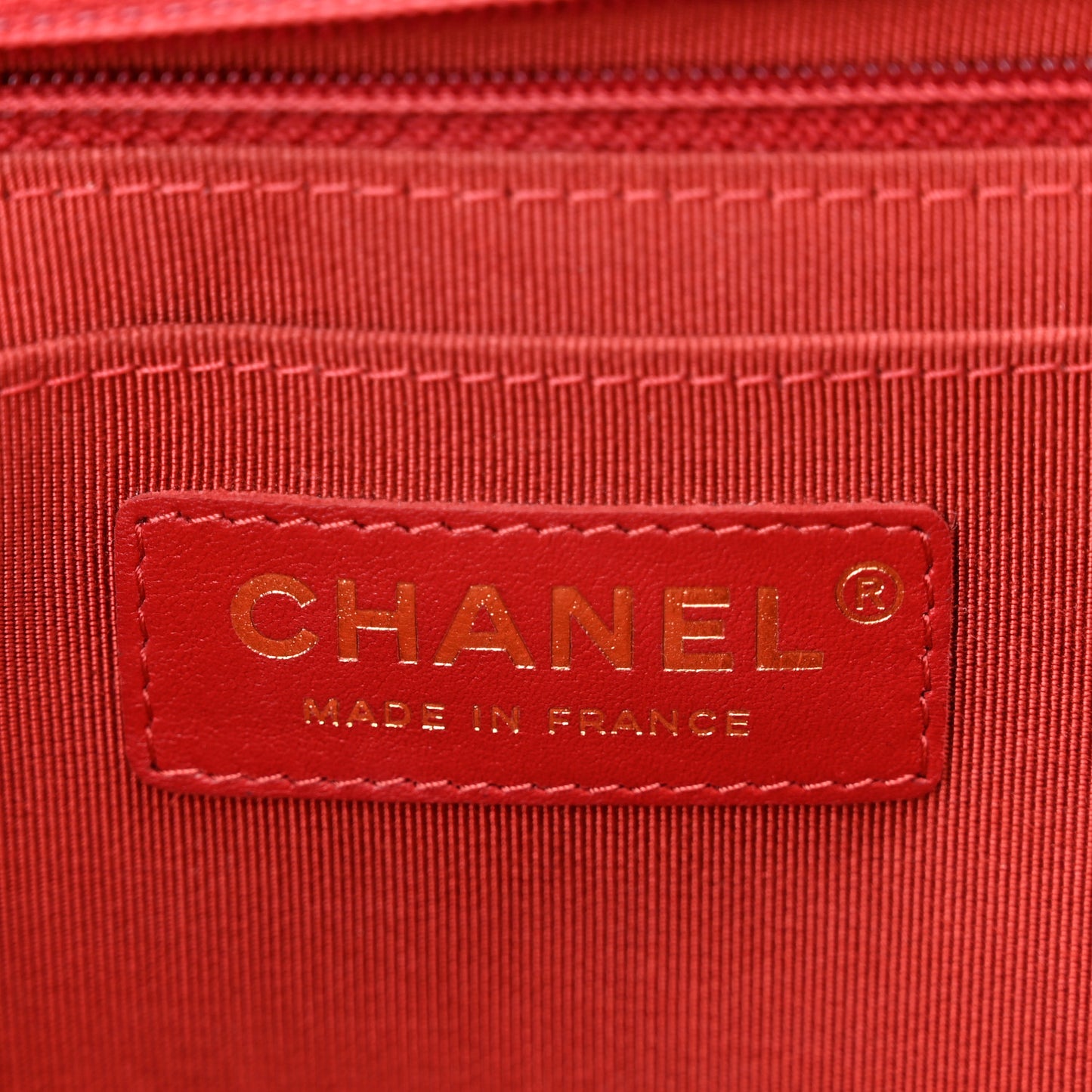 Calfskin Chevron Quilted Small Statement Flap Red