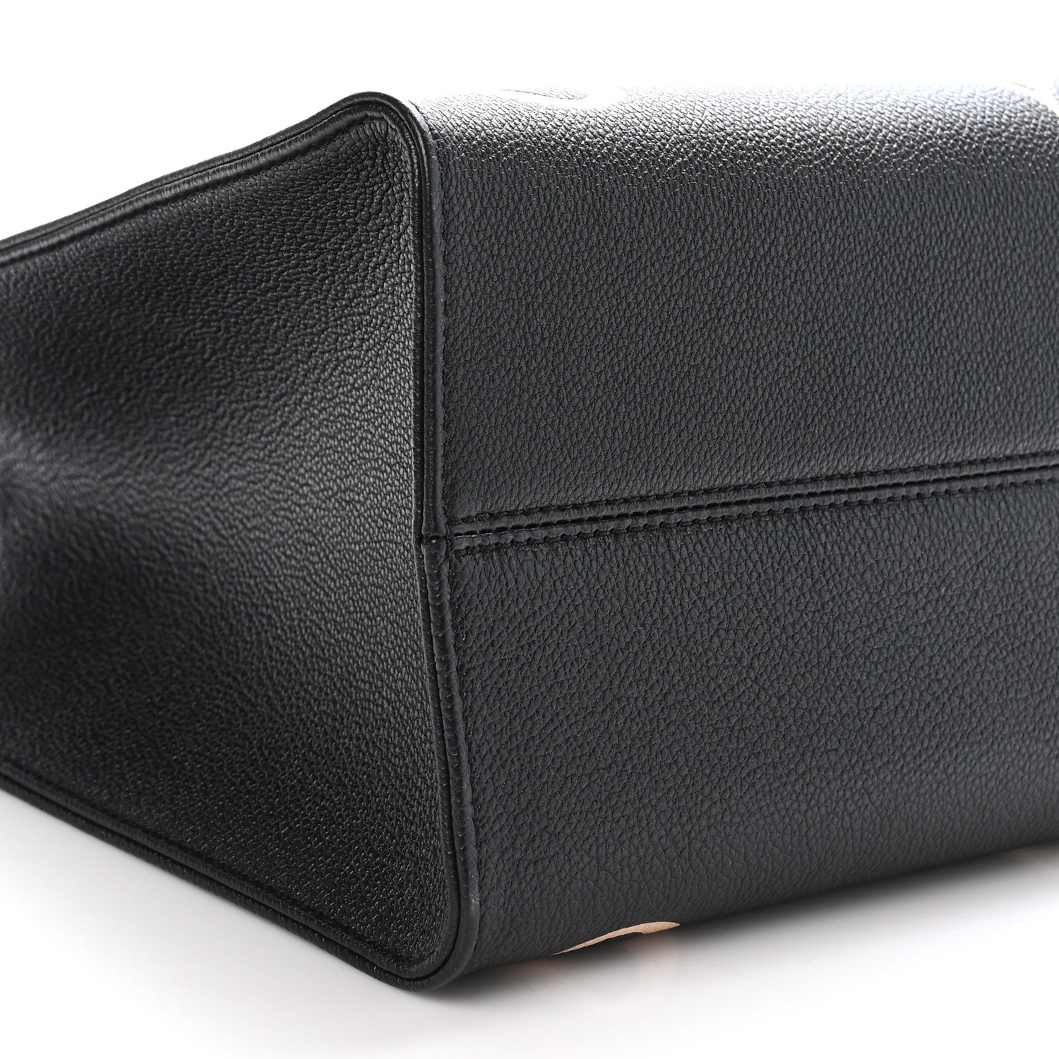 Louis Vuitton Empreinte Monogram Giant Onthego MM Black Beige 8 of 9