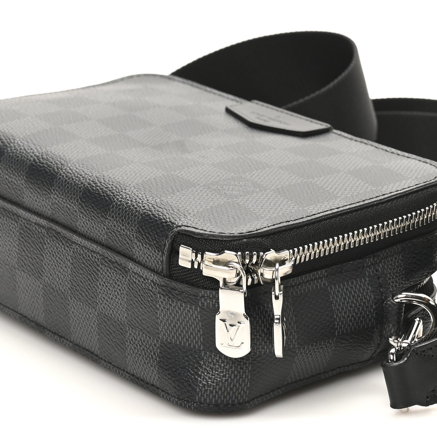 Louis Vuitton Damier Graphite Alpha Wearable Wallet 1779868 Louis Vuitton Damier Graphite Alpha Wearable Wallet 1779868