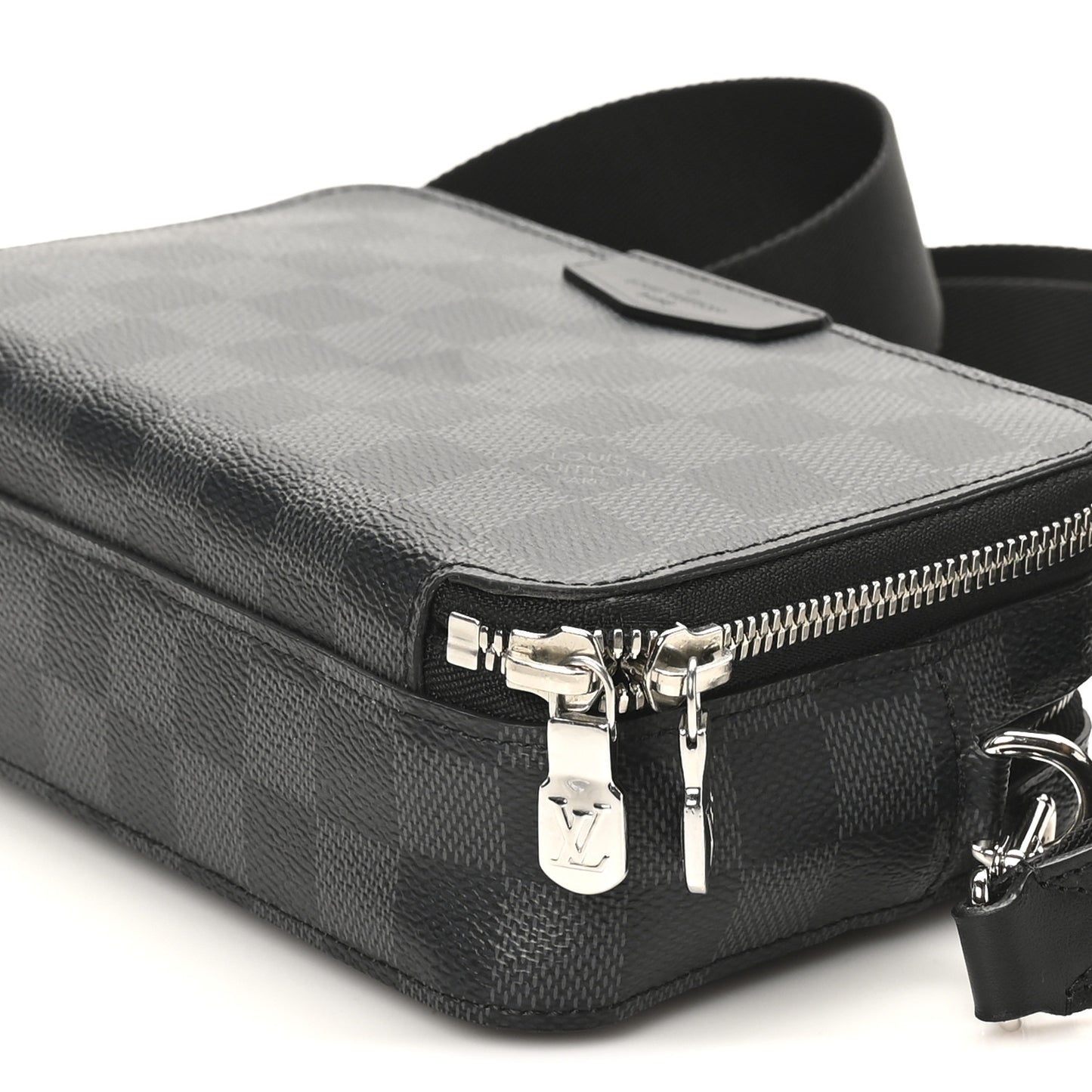 Damier Graphite Alpha Wearable Wallet