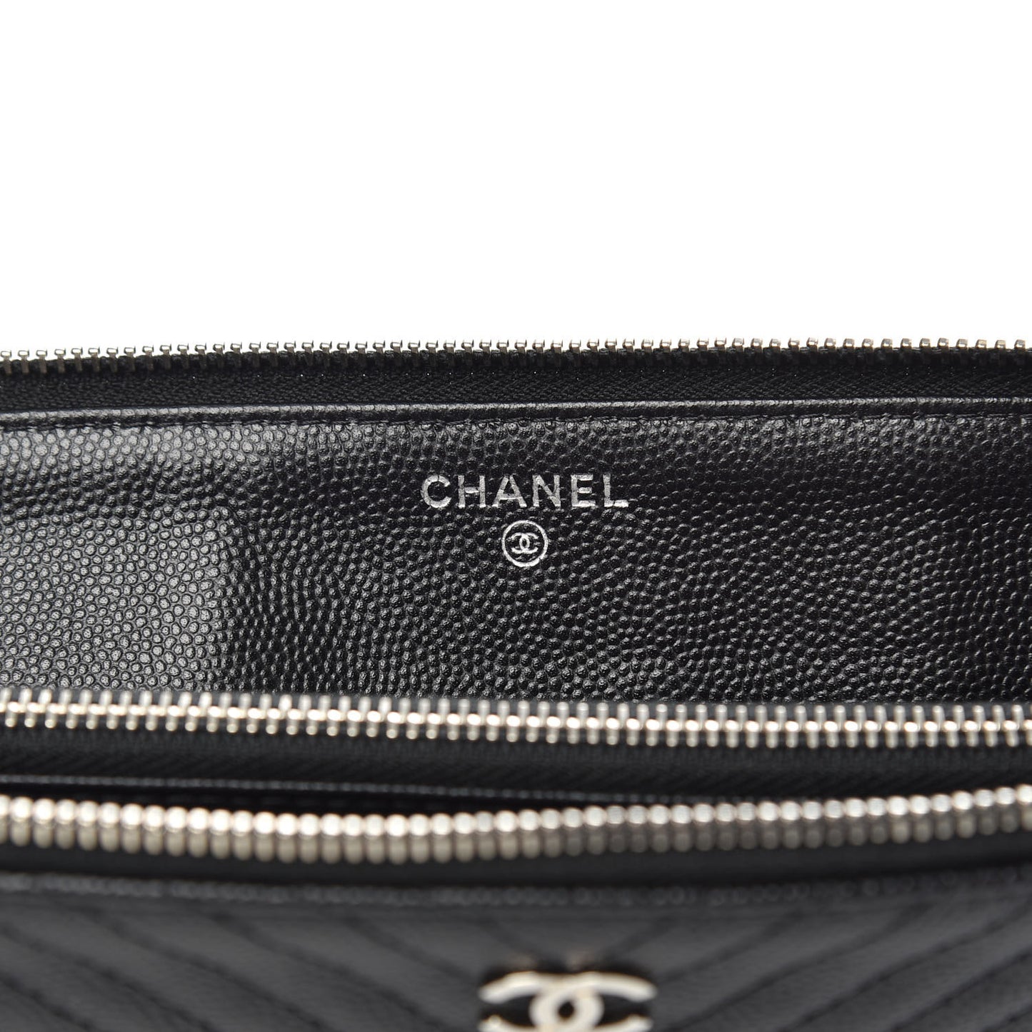 Caviar Chevron Quilted Large Zipped Clutch Black