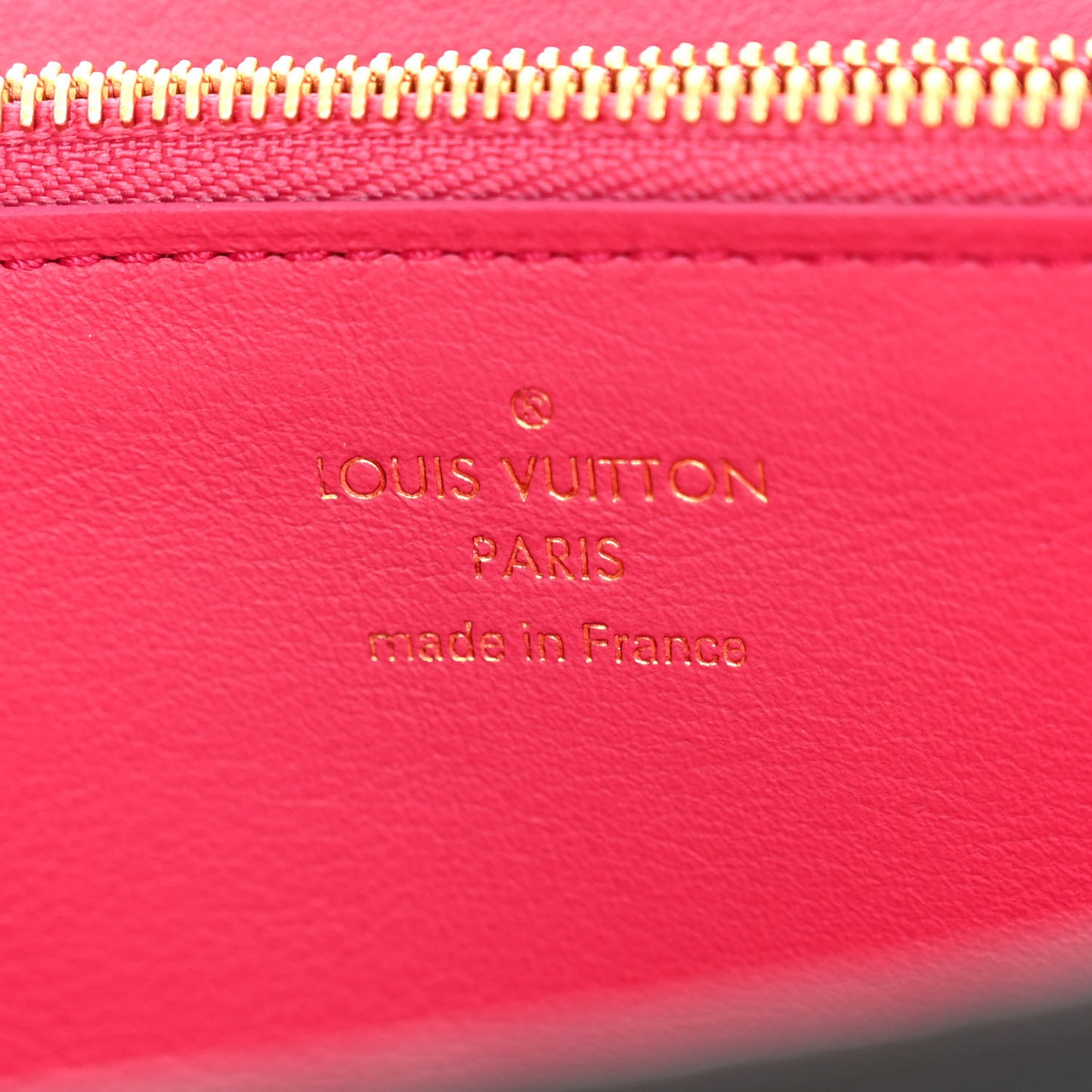 LOUIS VUITTON Taurillon Capucines Wallet Black