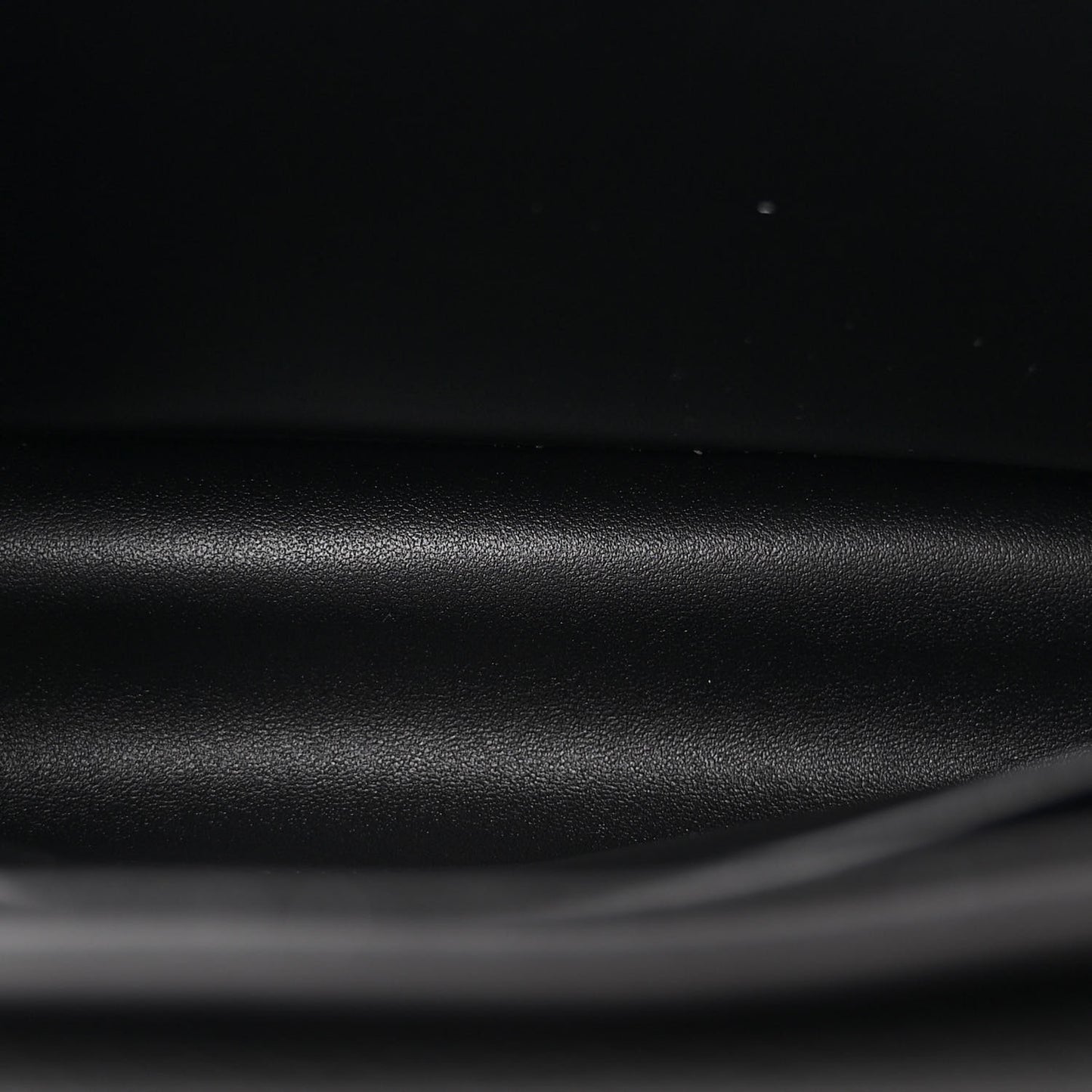 Supple Calfskin Medium Nino Black
