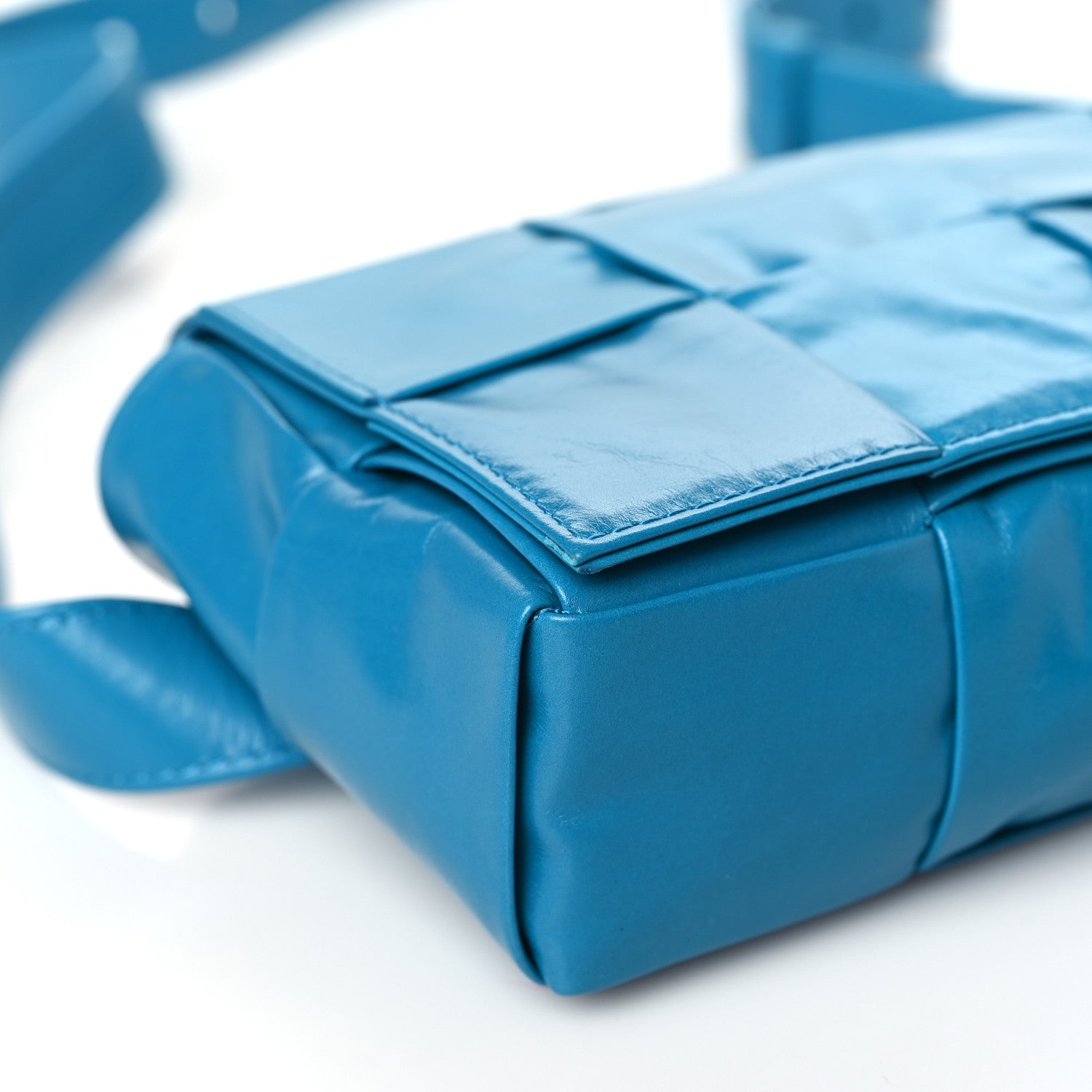 Bottega Veneta Paper Calfskin Intrecciato Cassette Belt Bag Blueprint 9 of 11