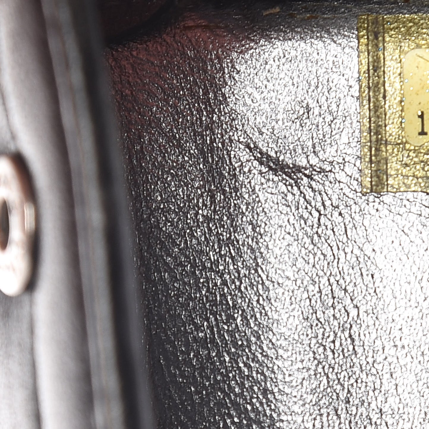 Lambskin Vertical Quilted 6 Key Holder Black