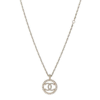 Chanel Pearl CC Round Pendant Necklace Gold 1 of 7