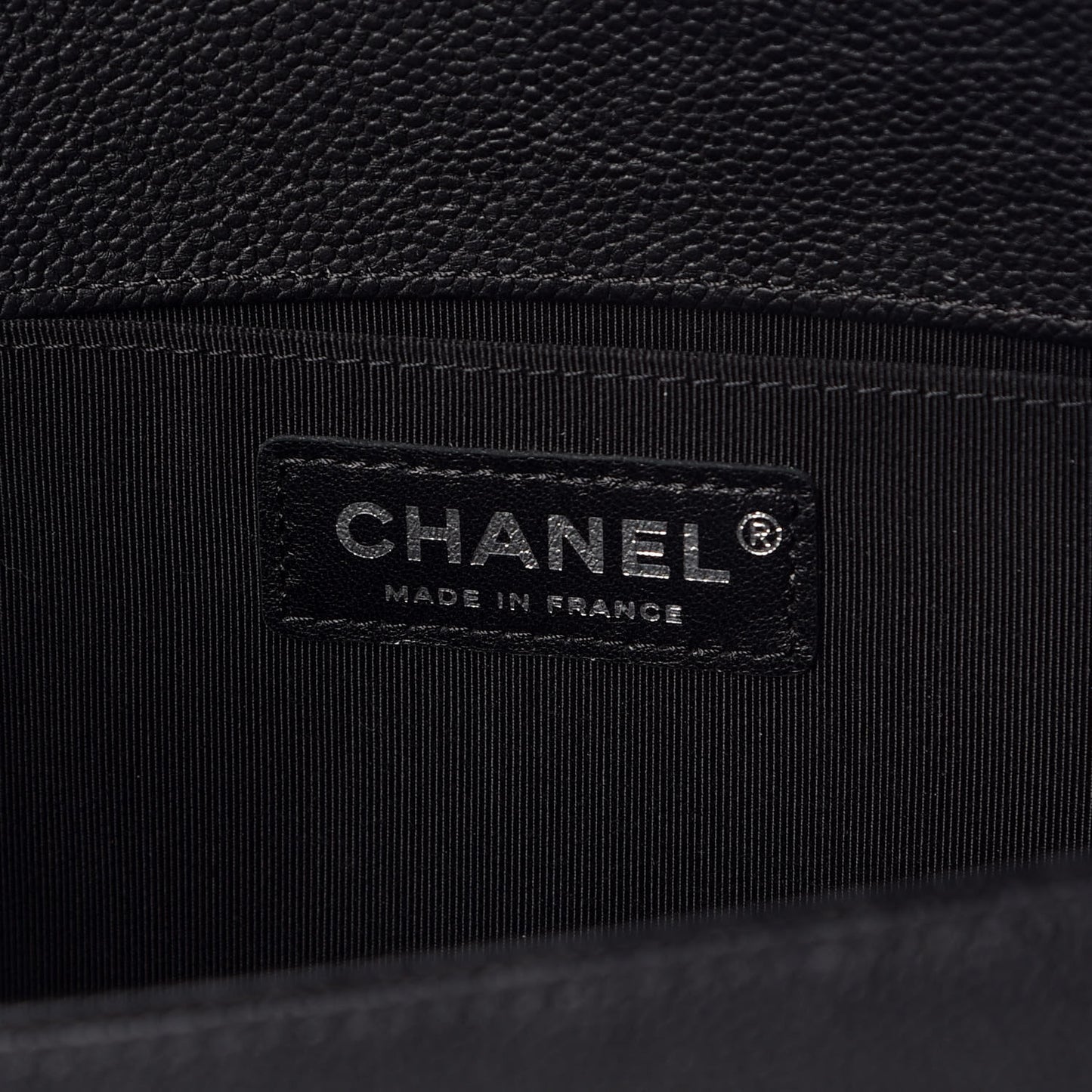 Caviar Quilted Medium Boy Flap Black