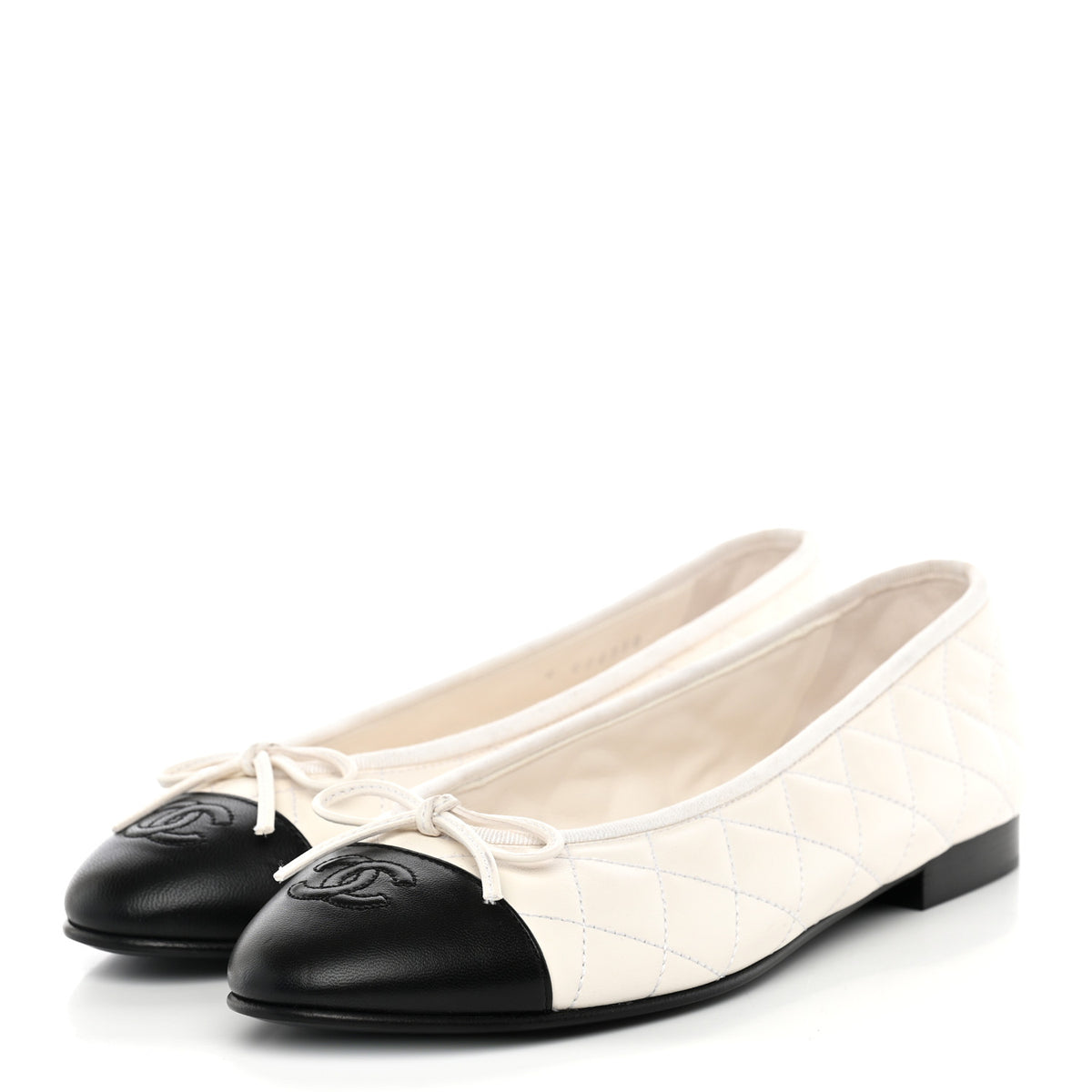 Canvas Lambskin Quilted CC Cap Toe Ballerina Flats 39 White Black