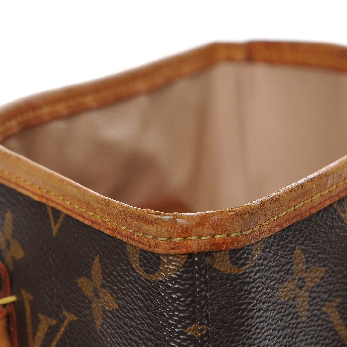Monogram Petit Bucket 23