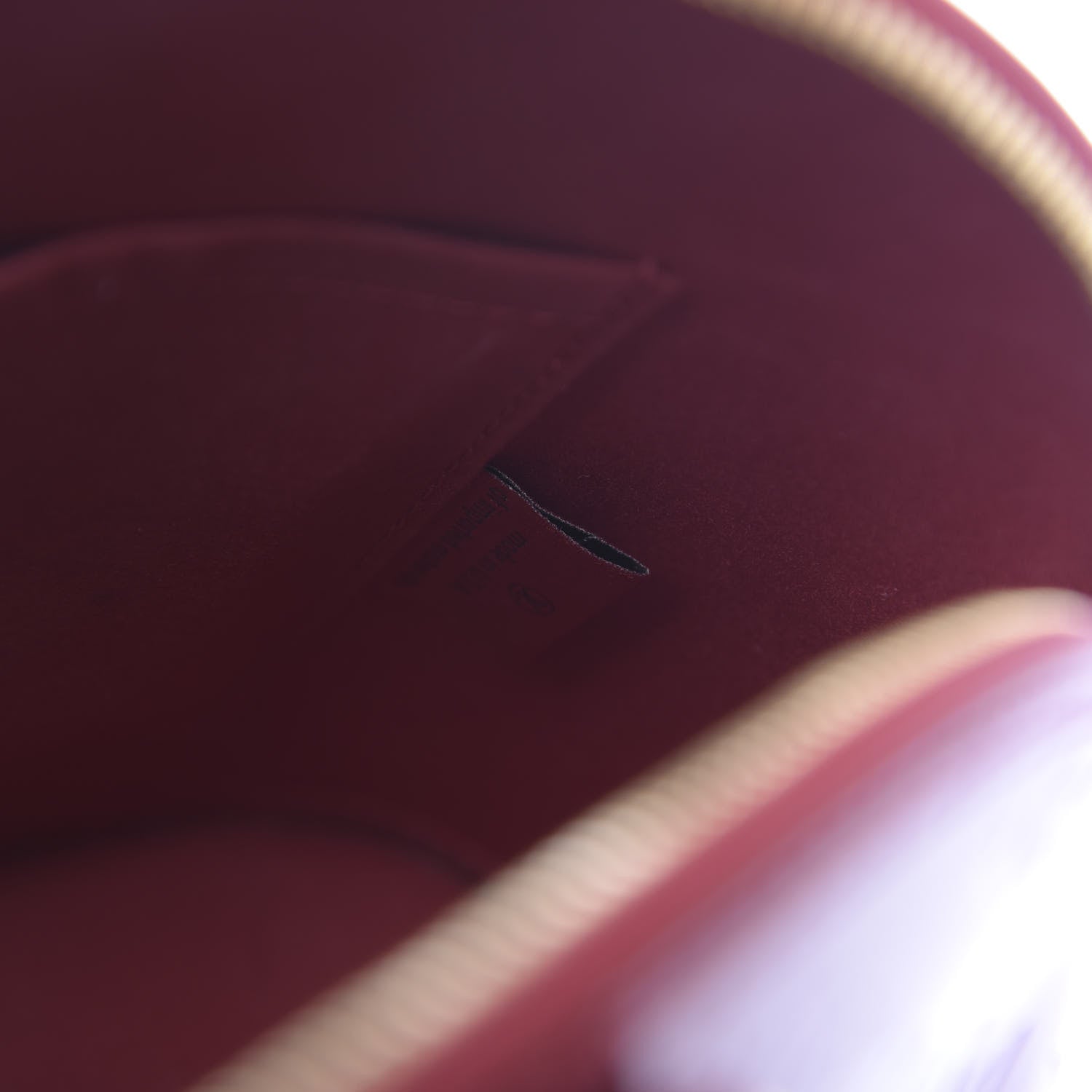 Louis Vuitton Vernis Alma PM Pomme D'Amour 7 of 13