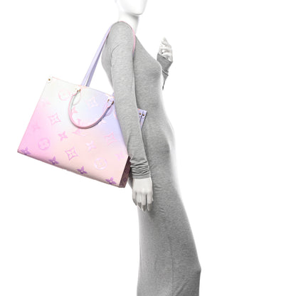 Louis Vuitton Monogram Giant Spring In The City Onthego GM Sunrise Pastel 2 of 17
