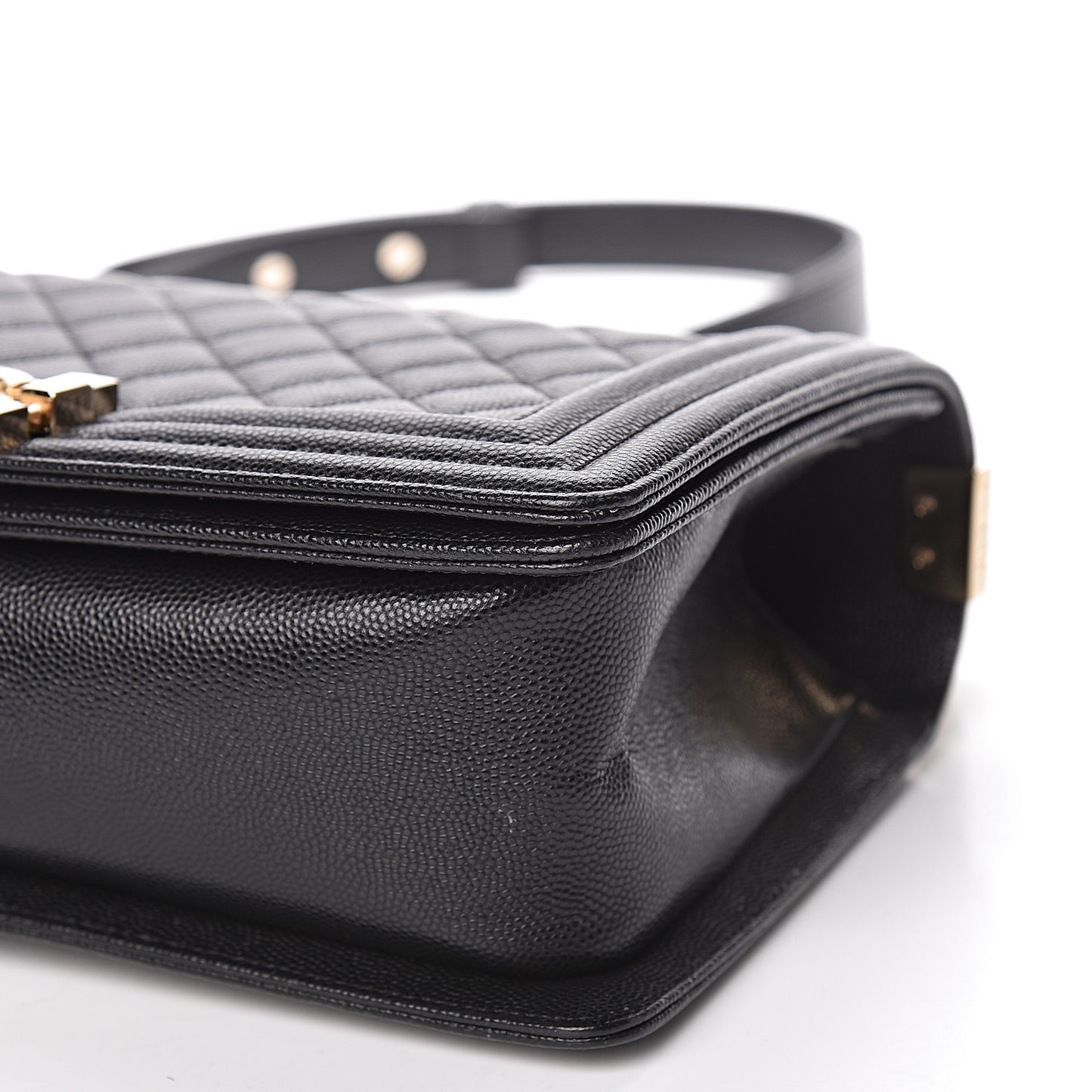 Caviar Quilted Medium Boy Flap Black
