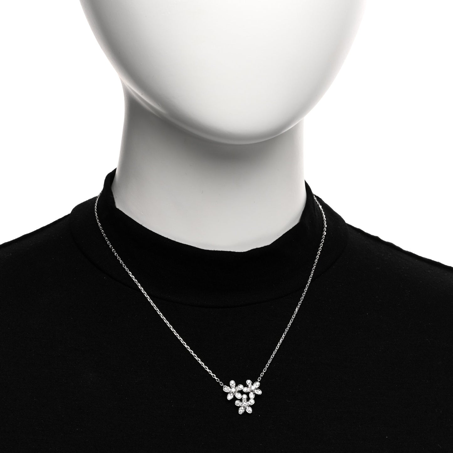 18K White Gold Diamond Socrate 3 Flower Pendant Necklace