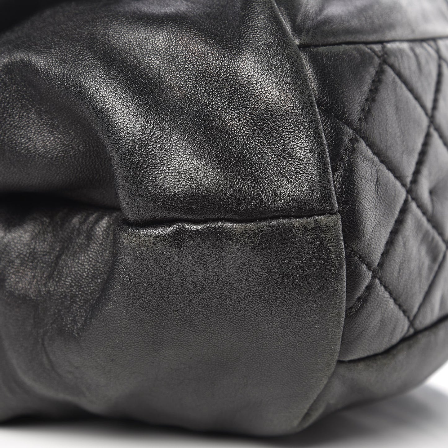 Shiny Lambskin Quilted Medium Trianon Messenger Flap Black