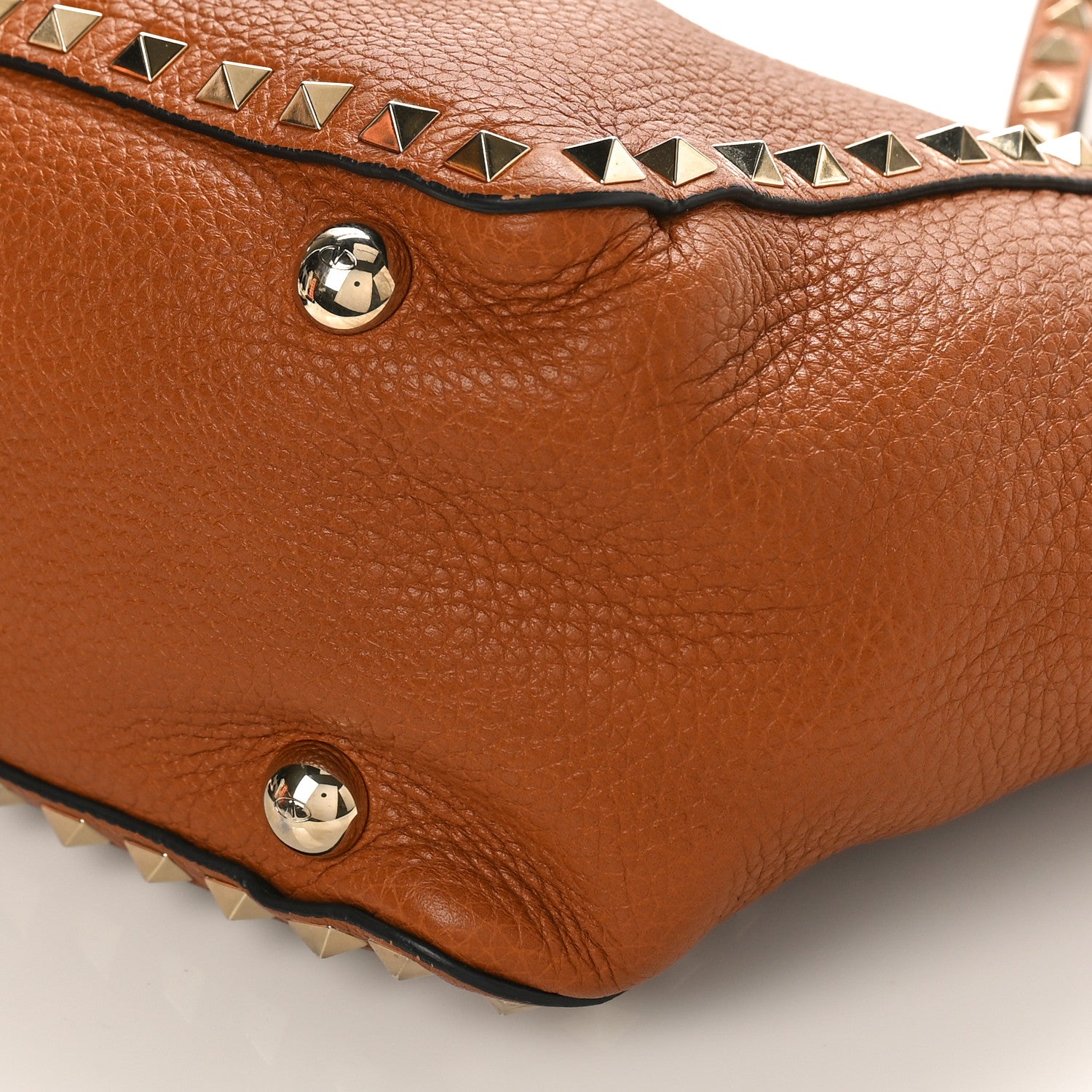 Valentino Garavani Grained Calfskin Small Rockstud Tote Light Cuir 8 of 9