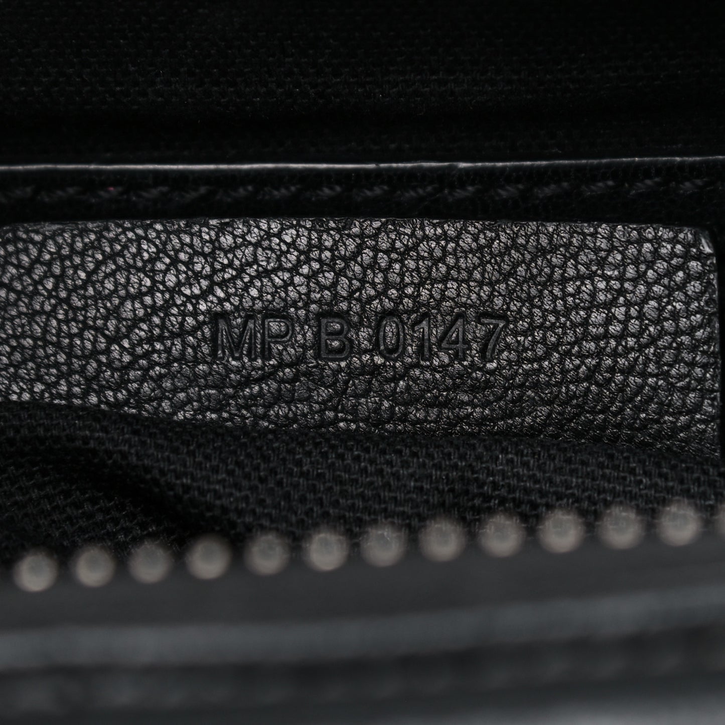 Sugar Goatskin Medium Antigona Black