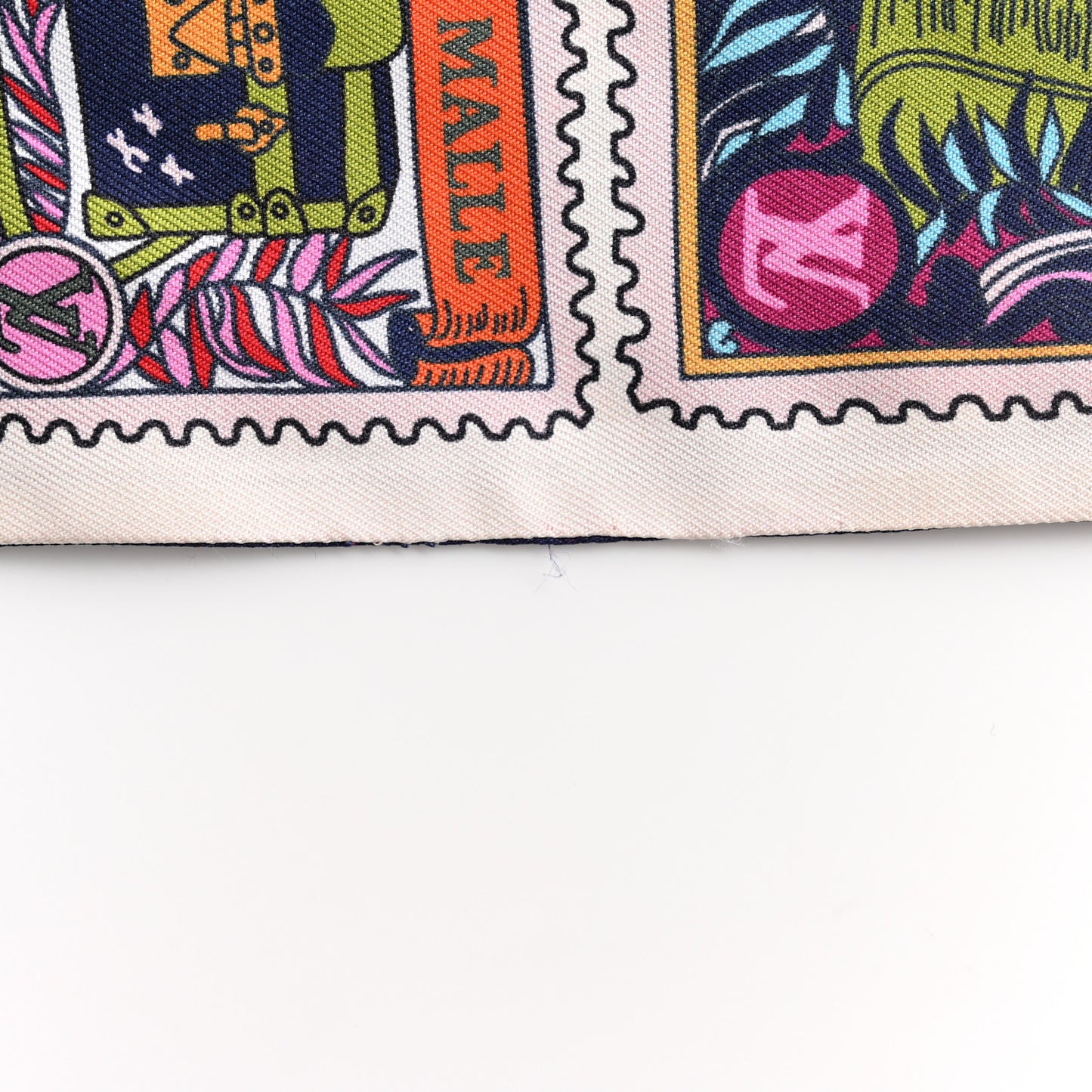 Silk Lettre A Louis Bandeau White