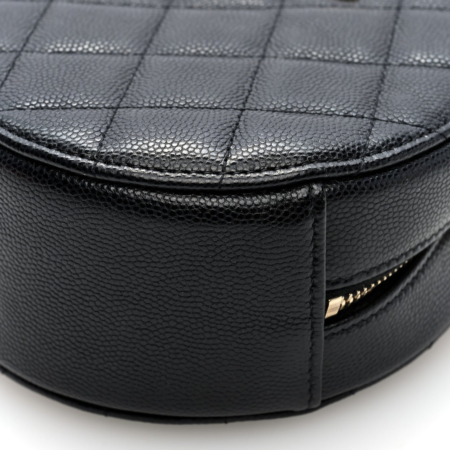 Caviar Quilted Round Clutch With Chain Black