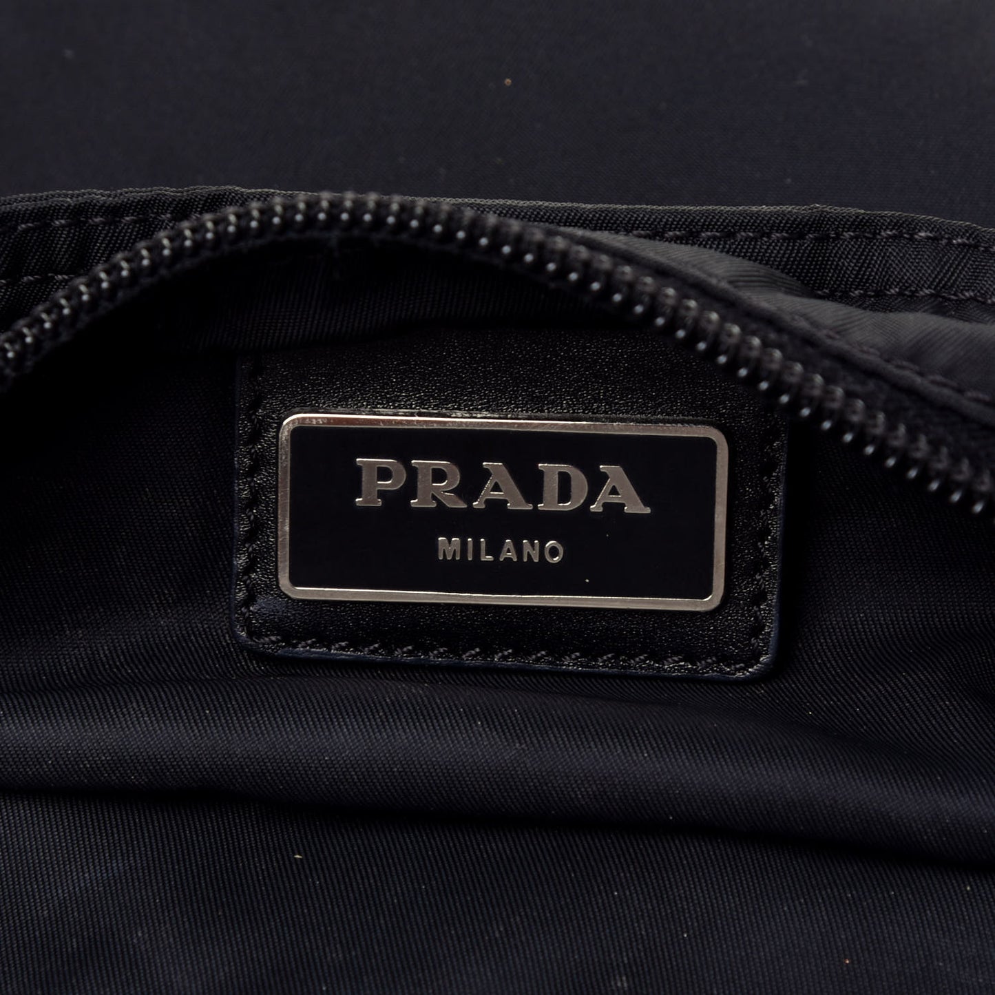 Nylon Vela Messenger Black