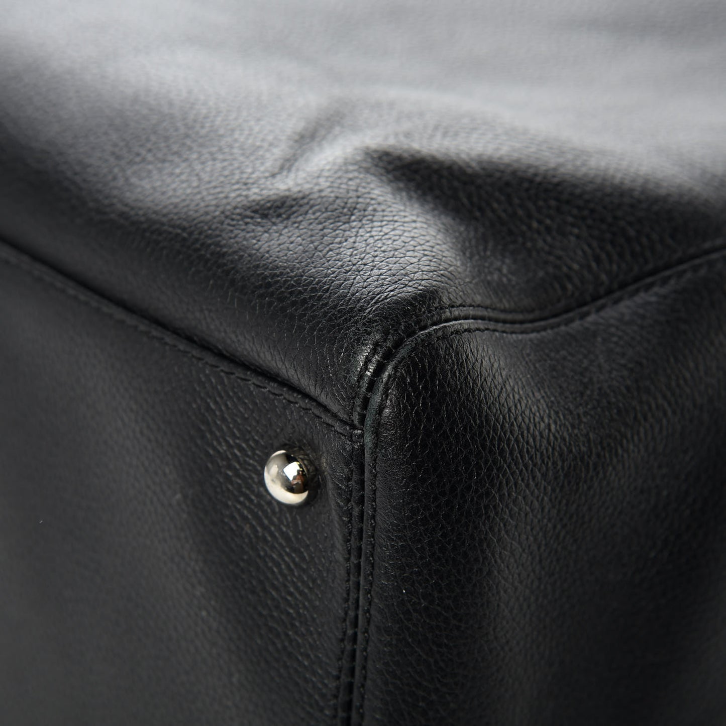 Calfskin XXL Cerf Tote Black