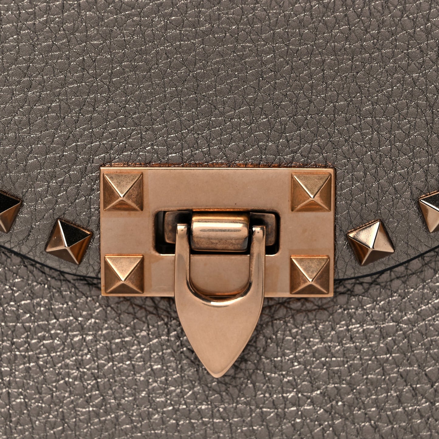 Metallic Pebbled Calfskin Medium Rockstud Flip Lock Crossbody Bag Sasso