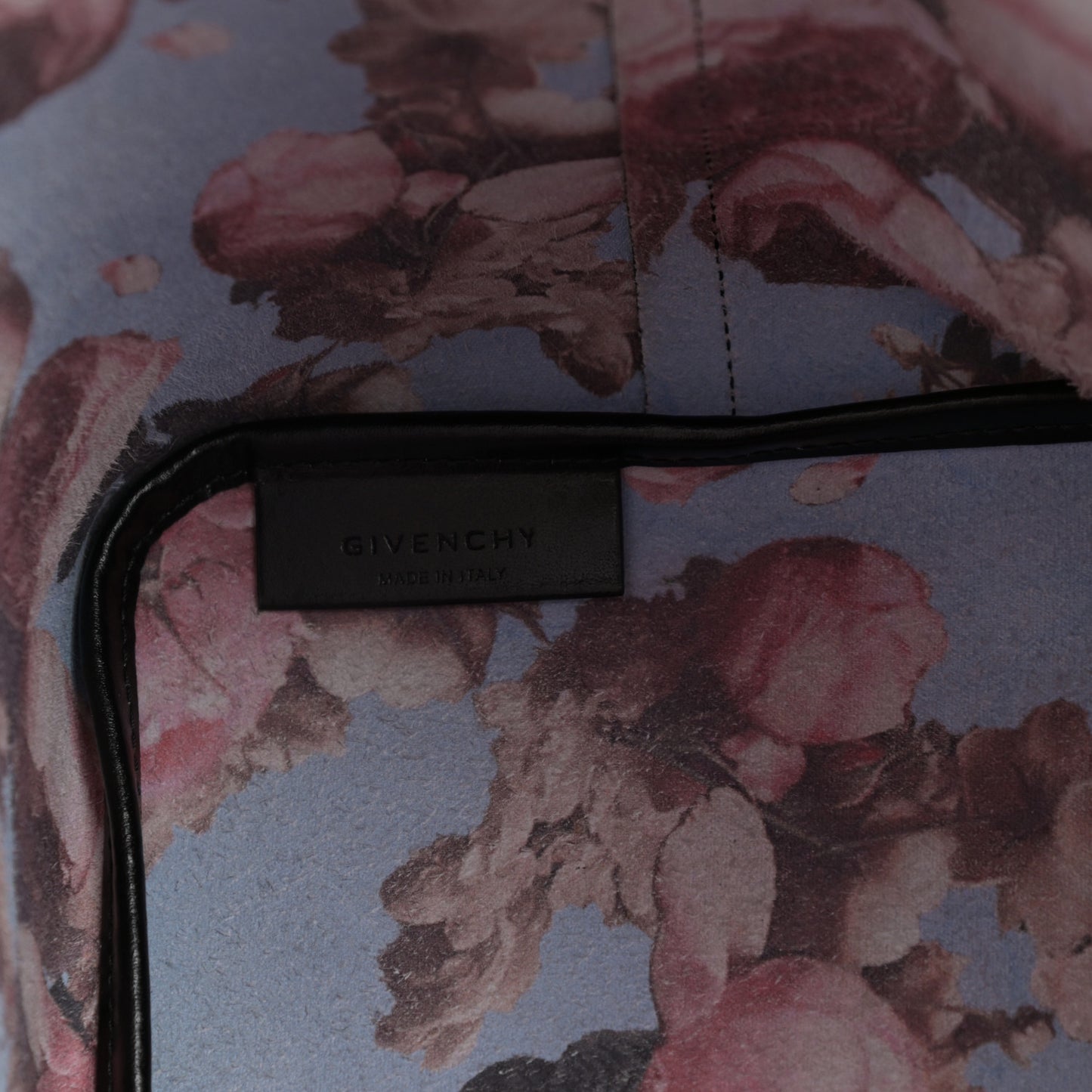 Calfskin Large Antigona Tote Black