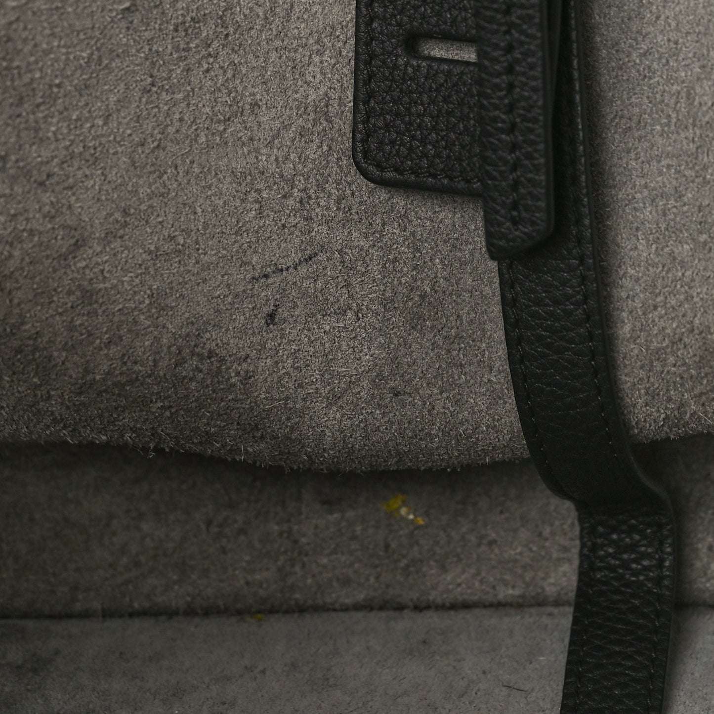 Supple Calfskin Medium Phantom Luggage Black