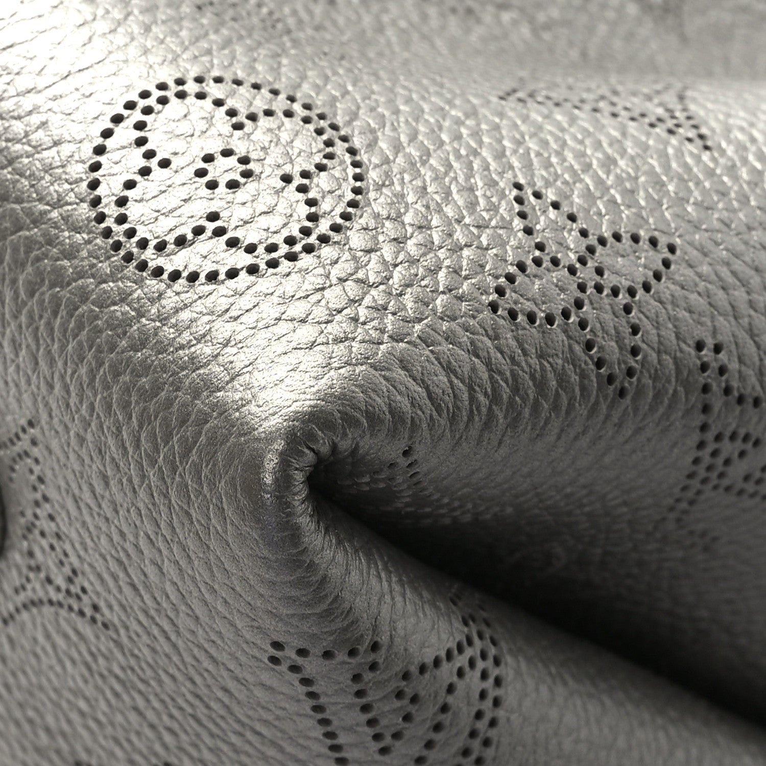 Louis Vuitton Metallic Mahina Bella Gris Souris 10 of 11