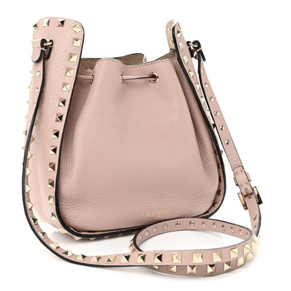 Valentino Garavani Grained Calfskin Rockstud Bucket Bag Poudre 3 of 10