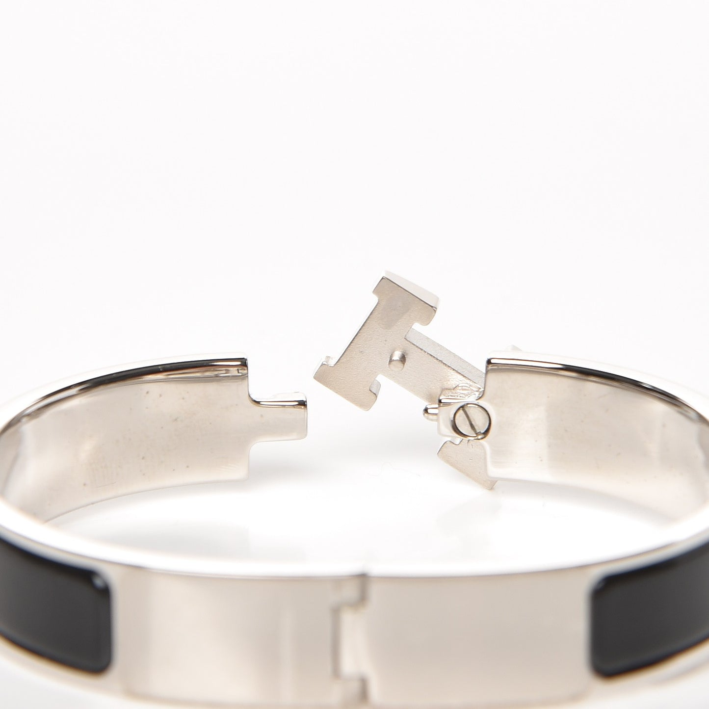 Enamel Narrow Clic Clac H Bracelet PM Black