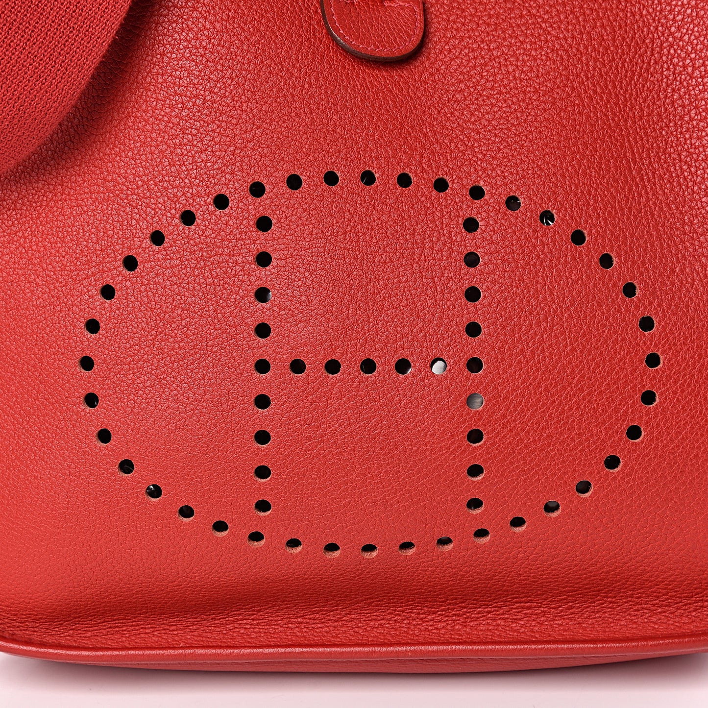 Taurillon Clemence Evelyne II PM Rouge Vif