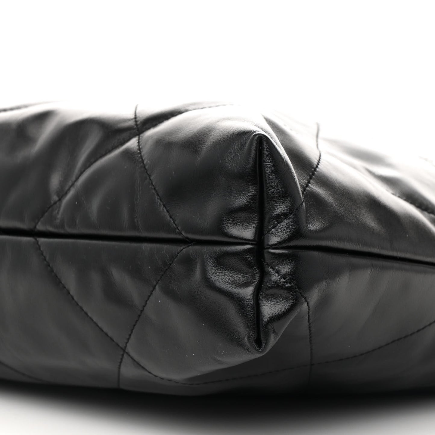 Shiny Calfskin Quilted Chanel 22 Black