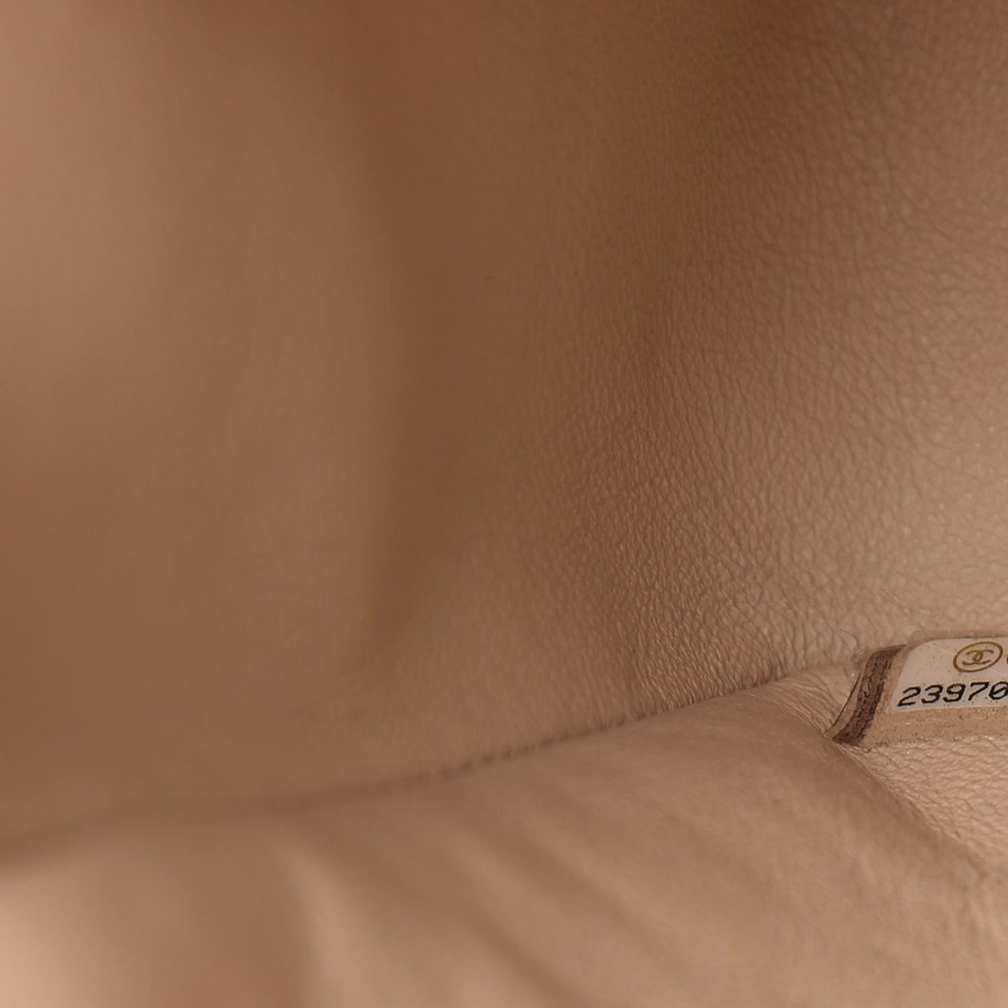 Caviar Quilted Jumbo Double Flap Beige Clair