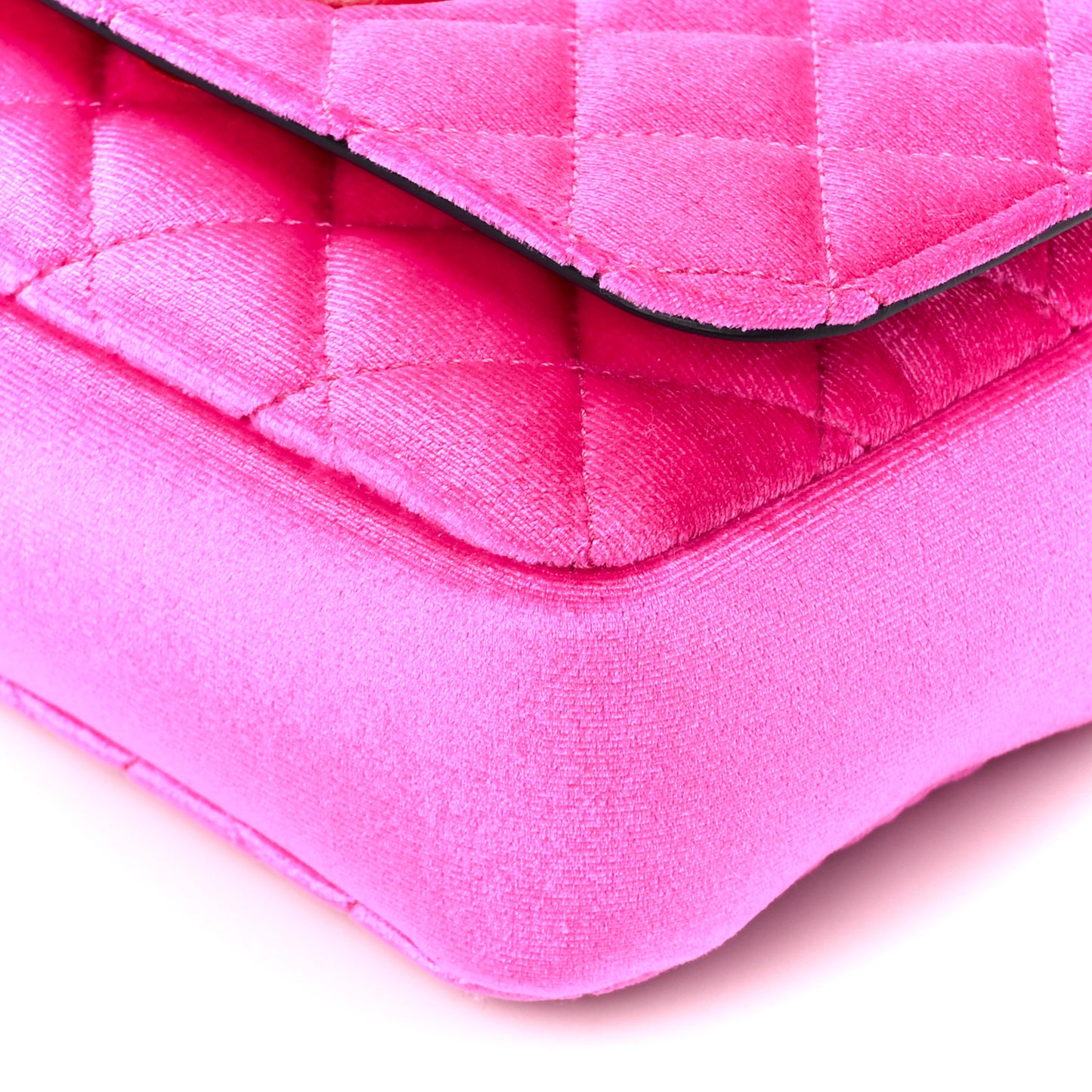 Velvet Quilted Medusa Chain Crossbody Pink