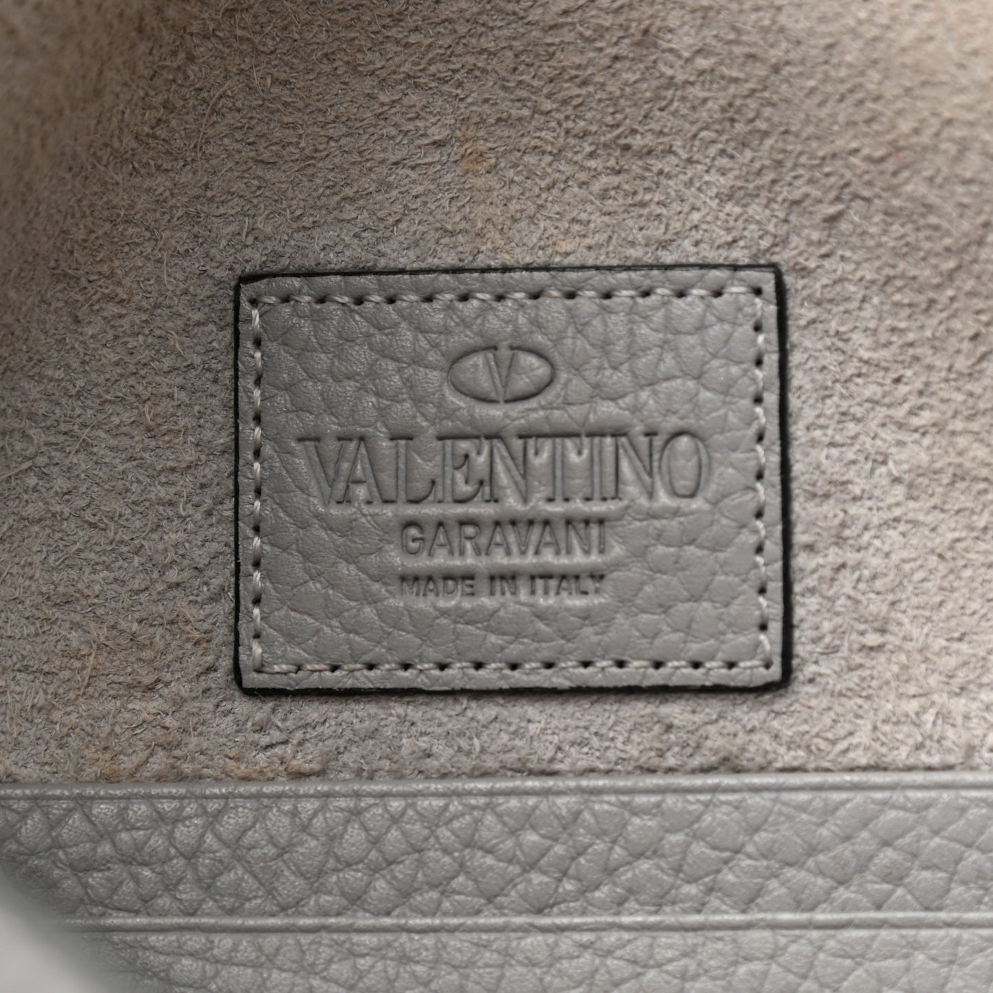 Pebbled Calfskin Large Rockstud Envelope Clutch Pastel Grey