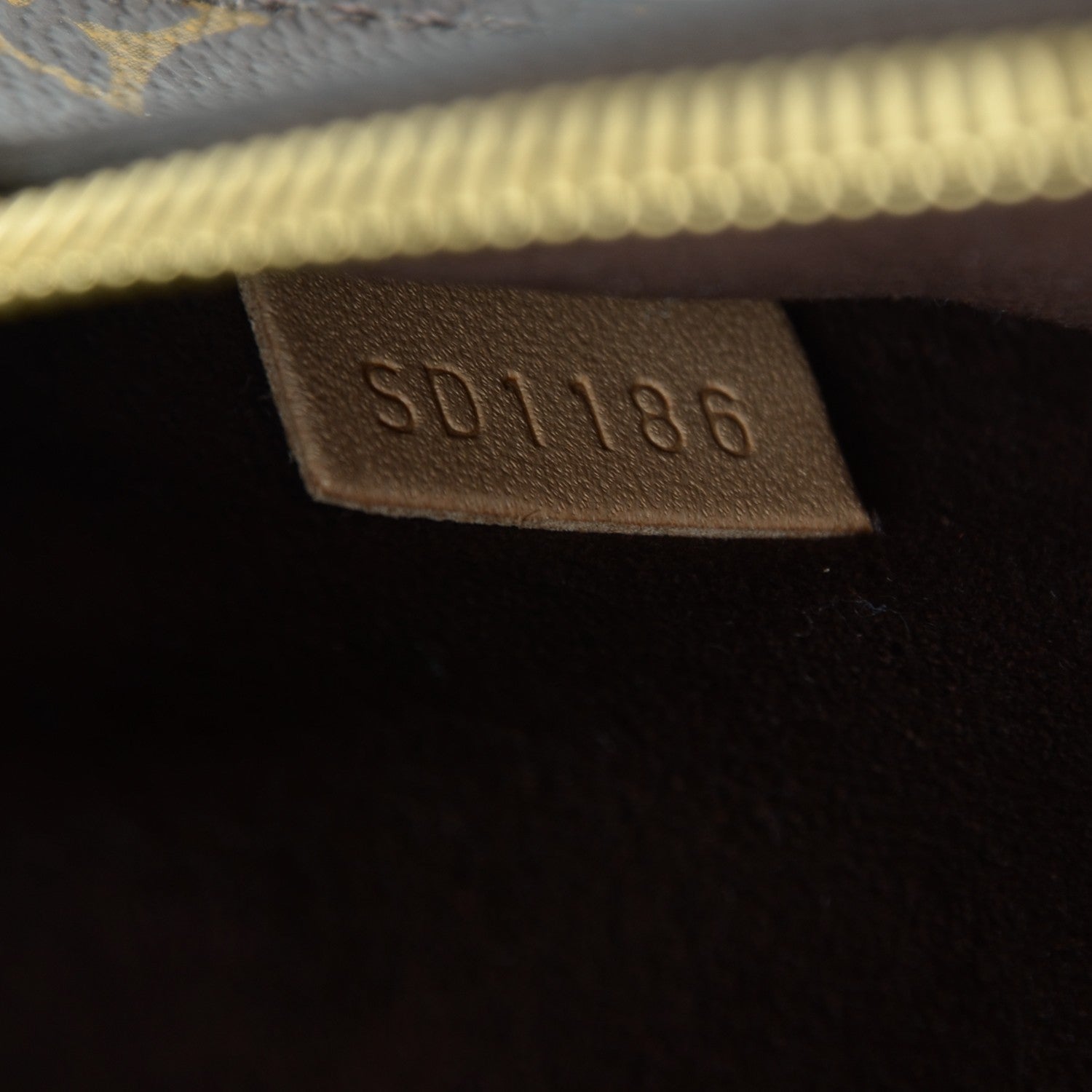 Louis Vuitton Monogram Pochette Metis 8 of 8