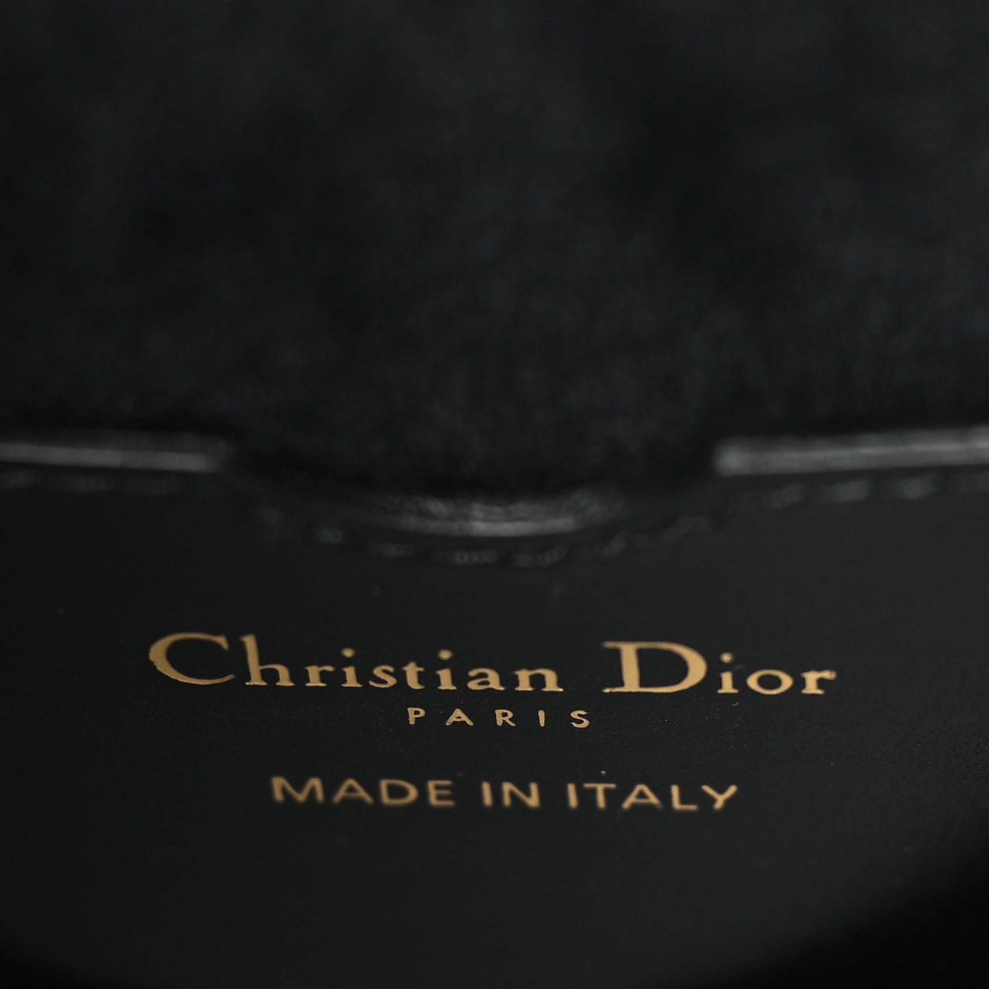 Box Calfskin Medium Bobby Flap Black