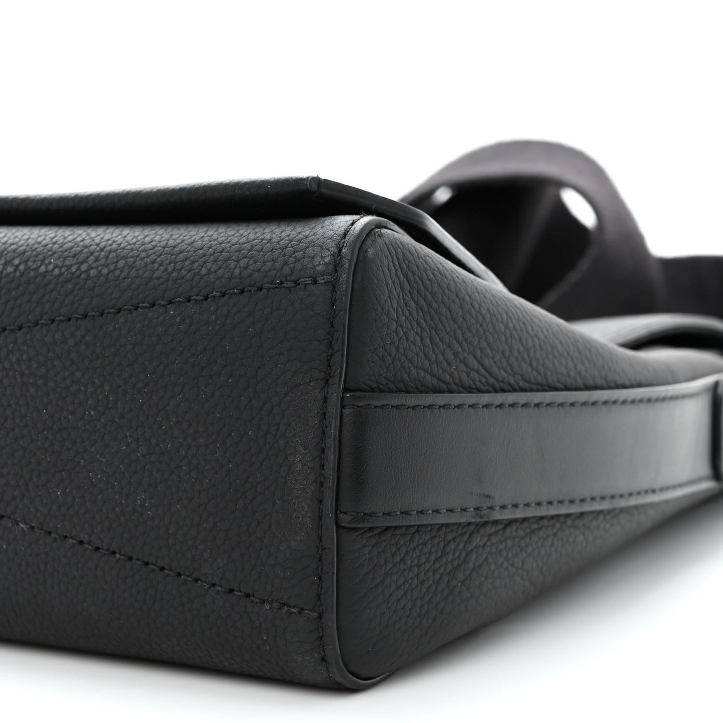 Calfskin Aerogram Messenger Black