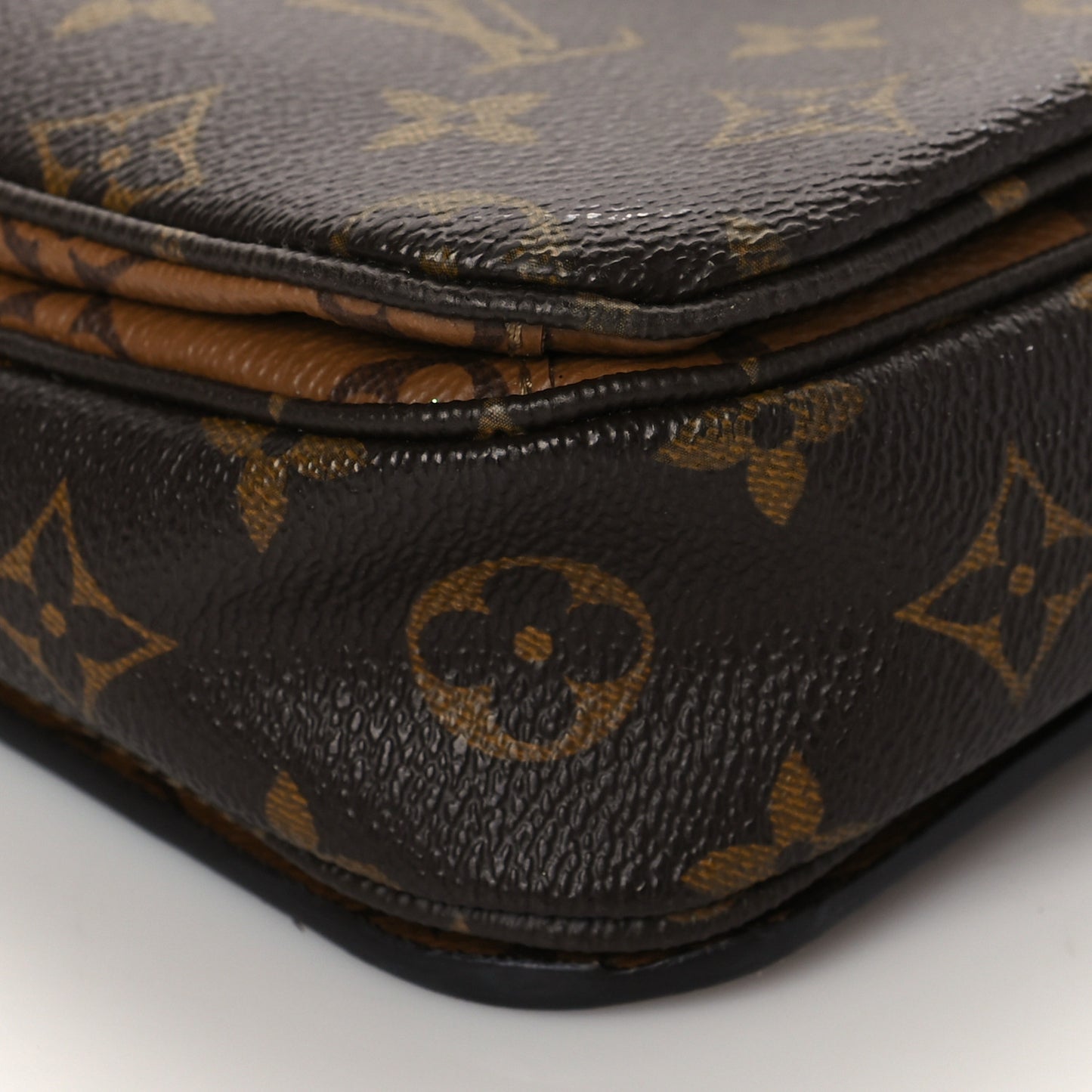 Reverse Monogram Pochette Metis