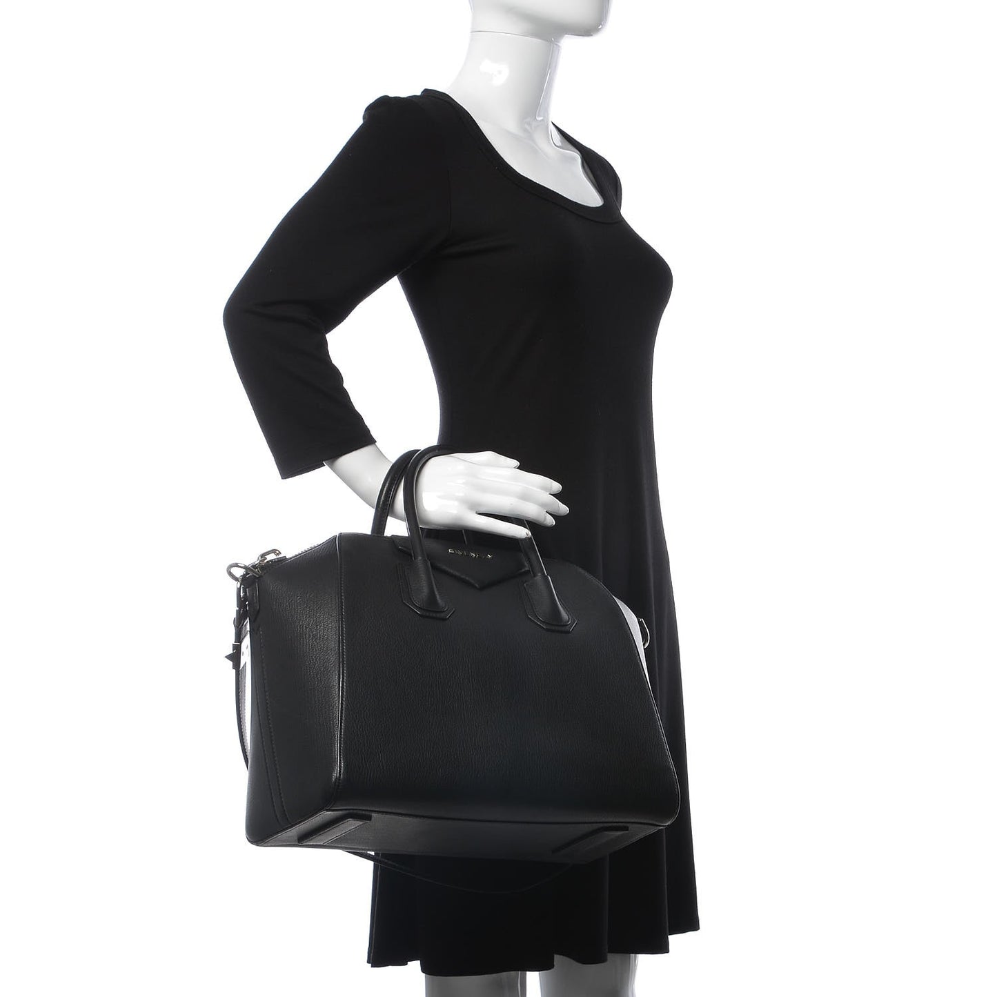 Sugar Goatskin Medium Antigona Black
