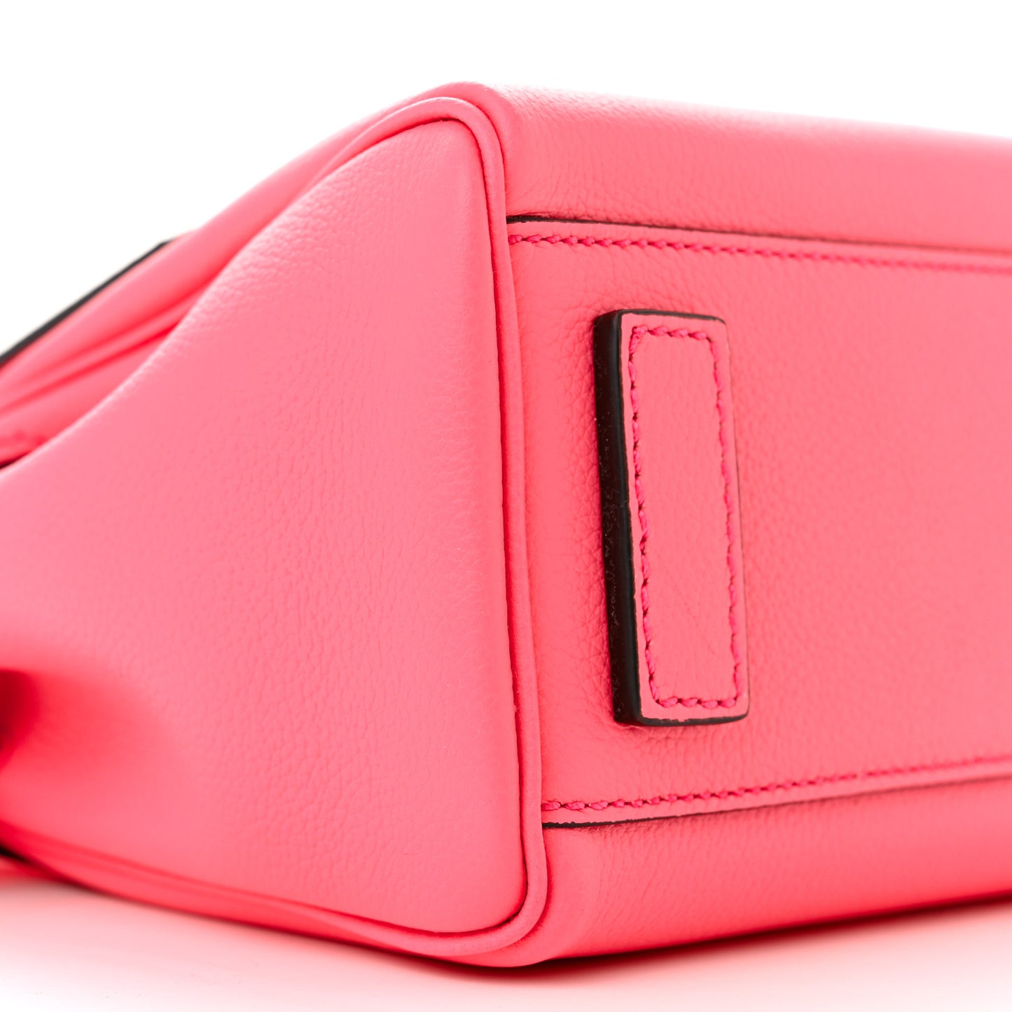 Grained Calfskin Small Chain La Medusa Top Handle Bag Pink