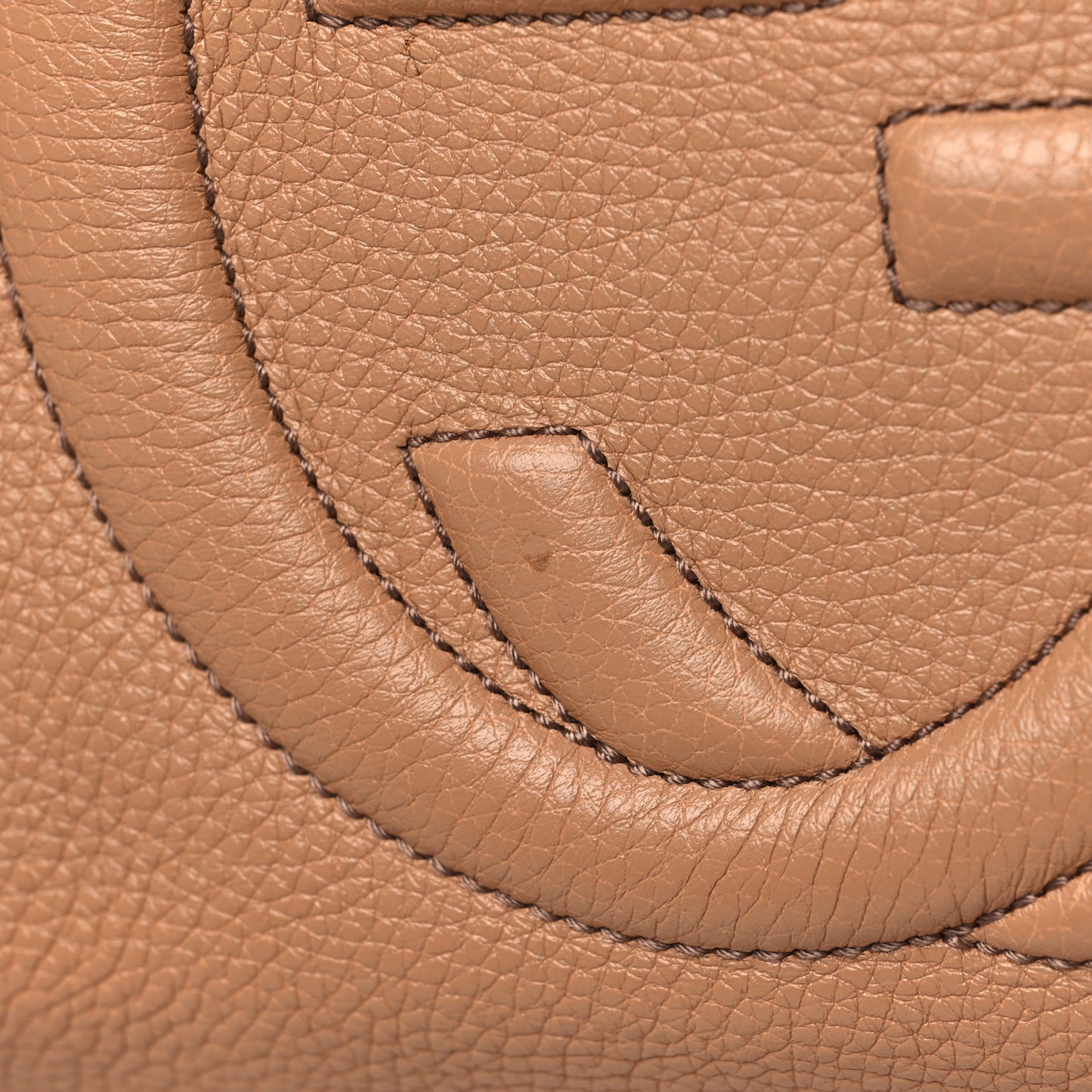 Pebbled Calfskin Large Soho Hobo Camelia