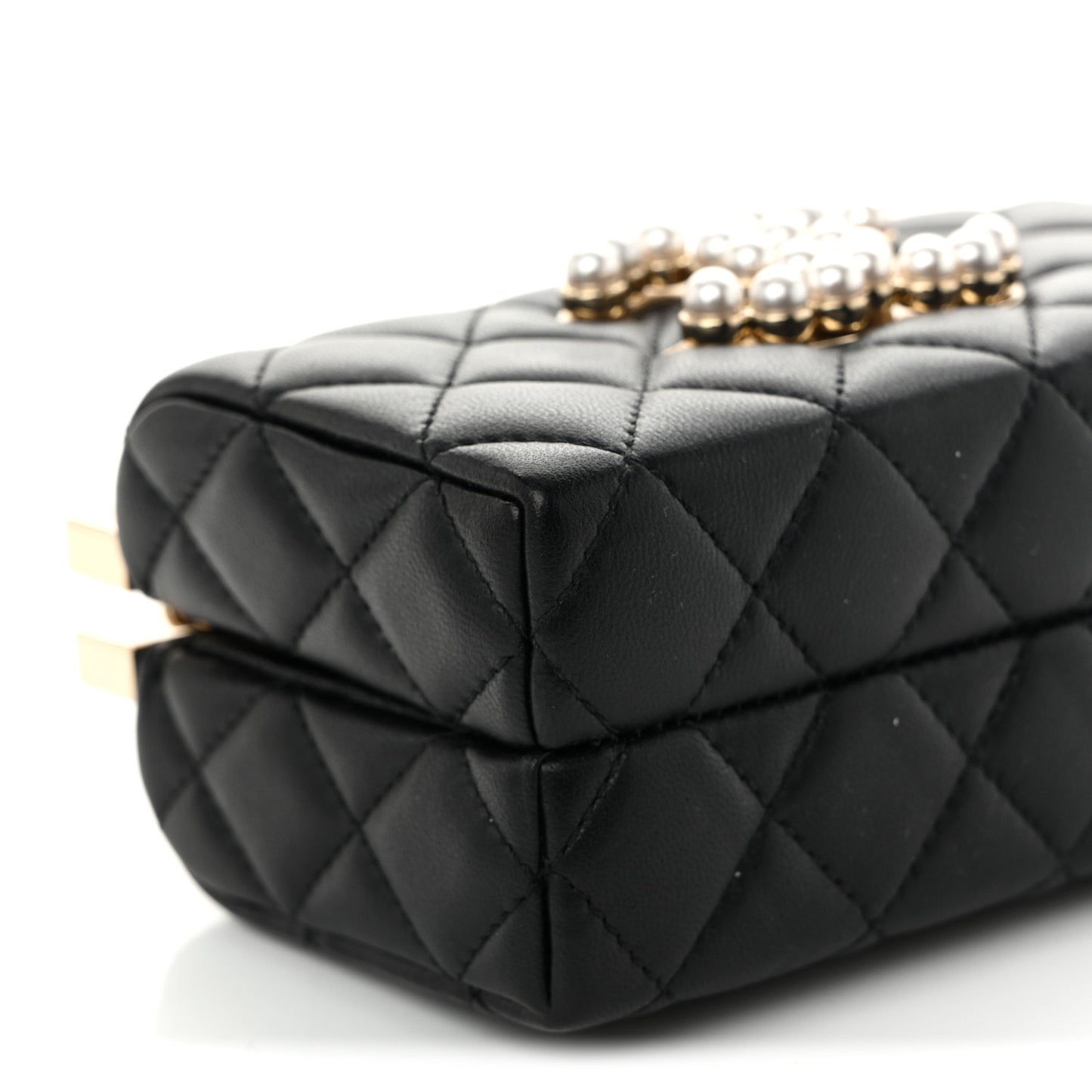 Lambskin Quilted Pearl CC Vanity Case Black