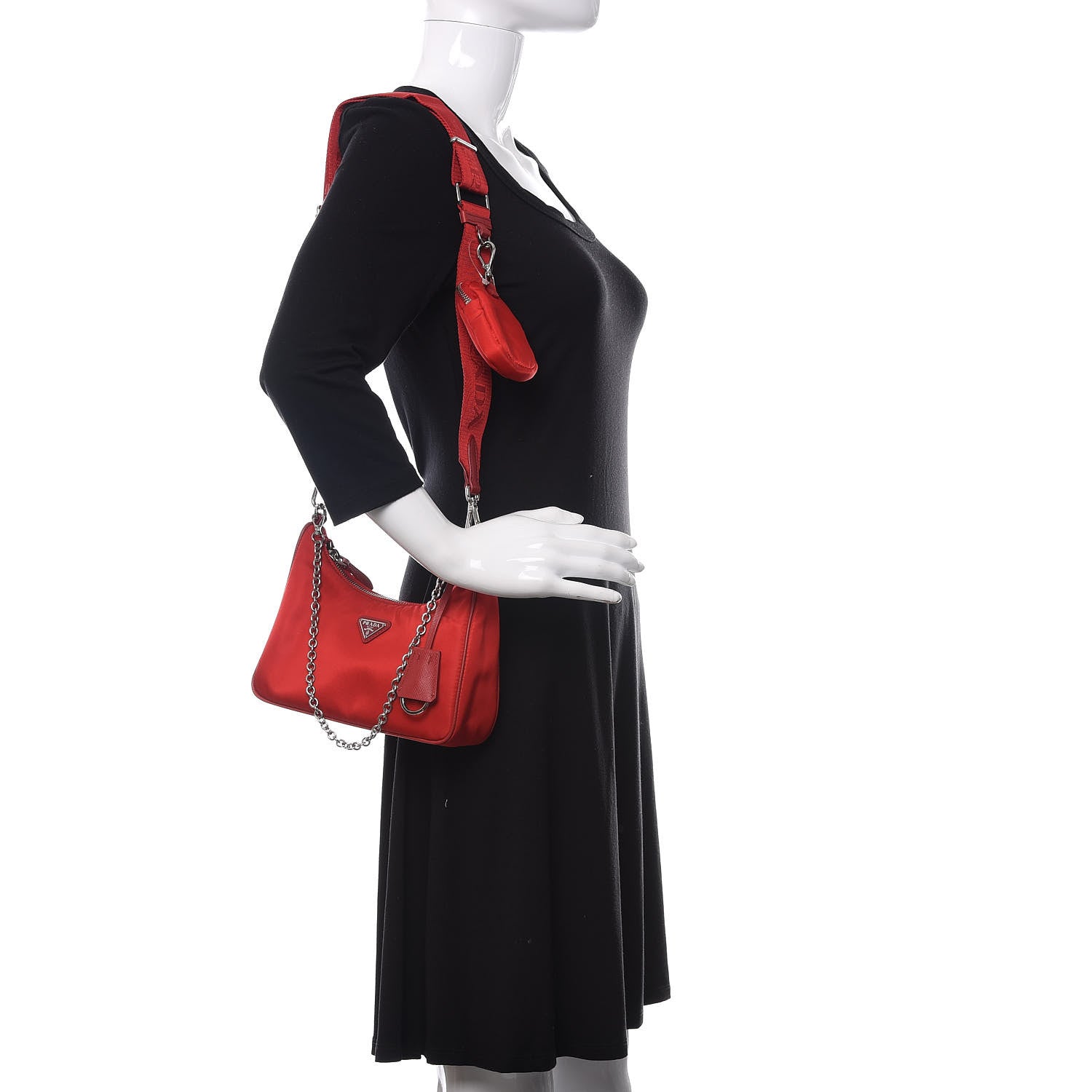 Prada Nylon Re-Edition 2005 Shoulder Bag Rosso 2 of 11